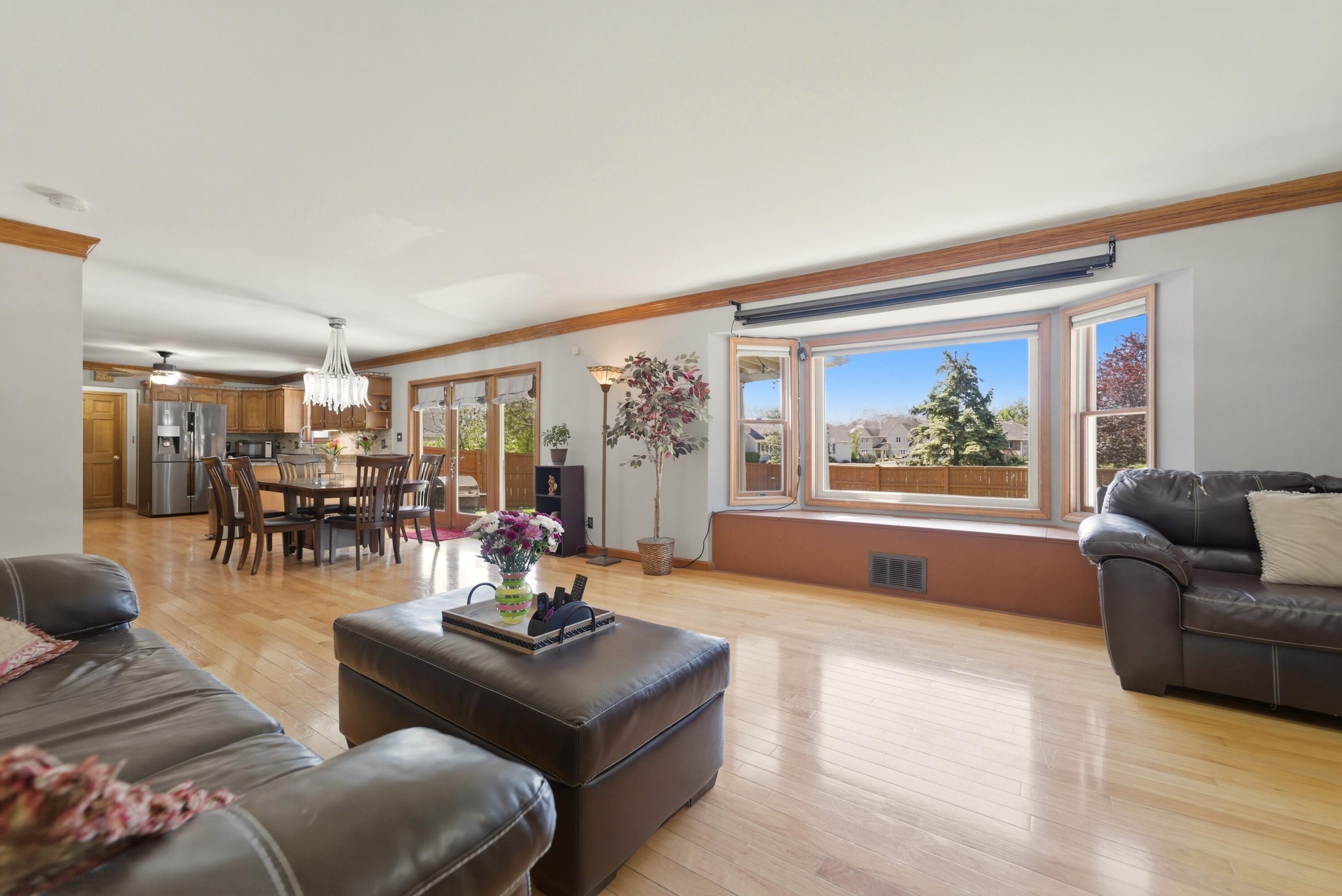 1401 W 95th Place