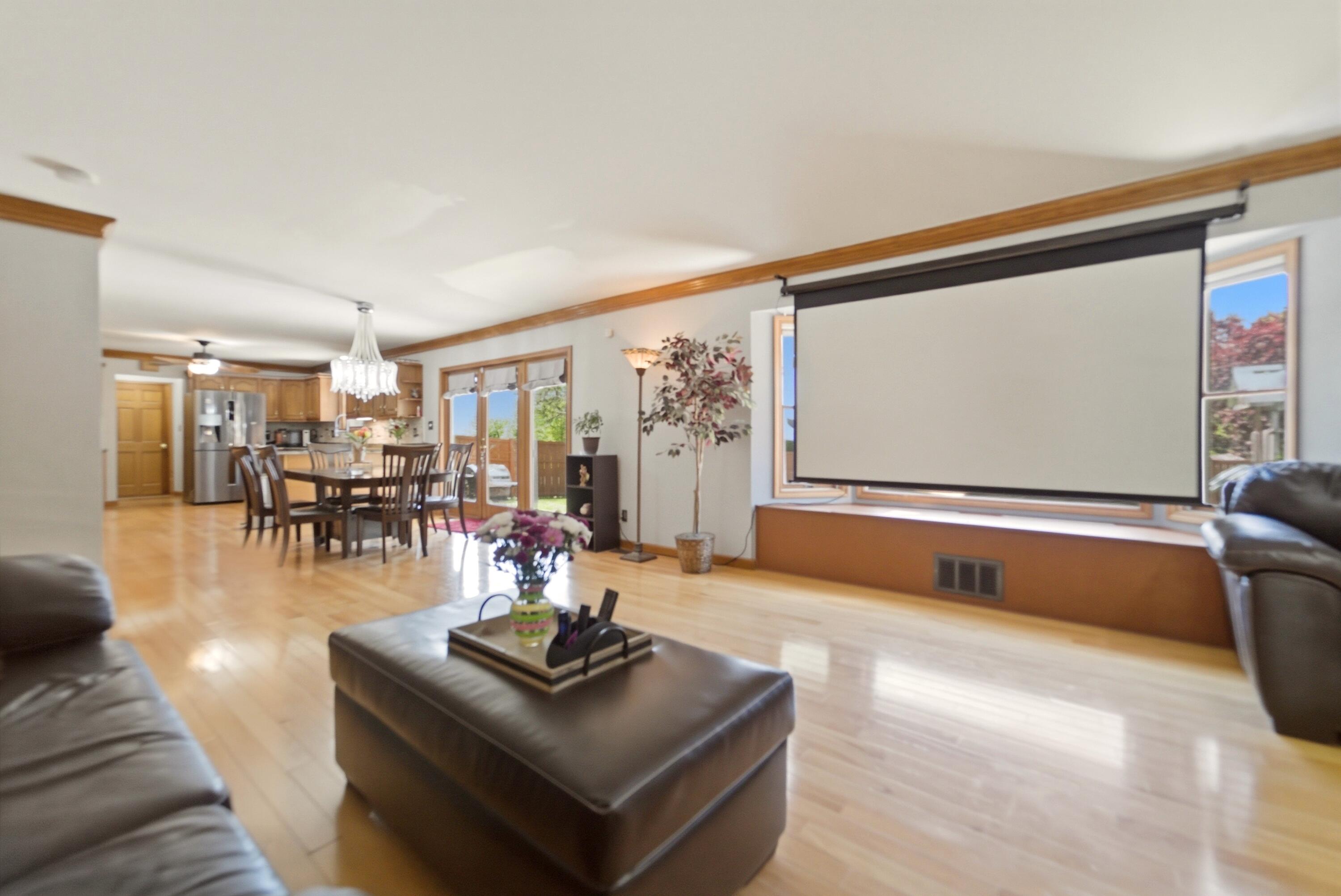 1401 W 95th Place