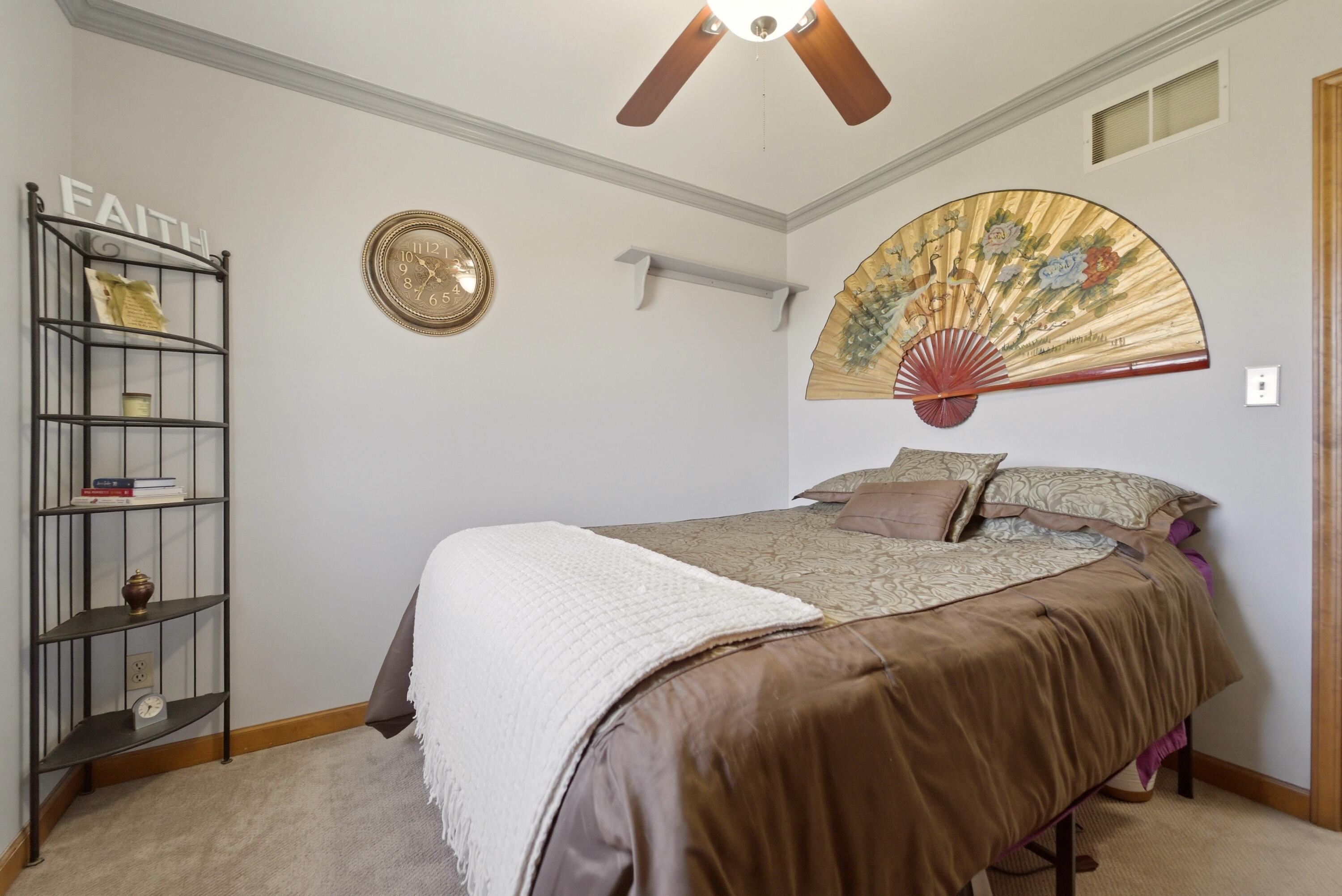 1401 W 95th Place