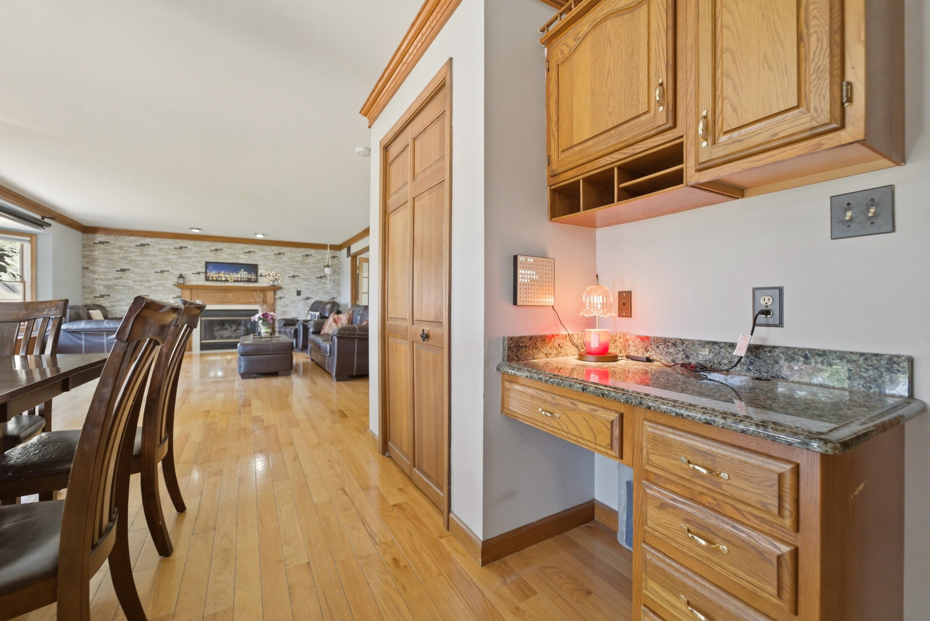 1401 W 95th Place