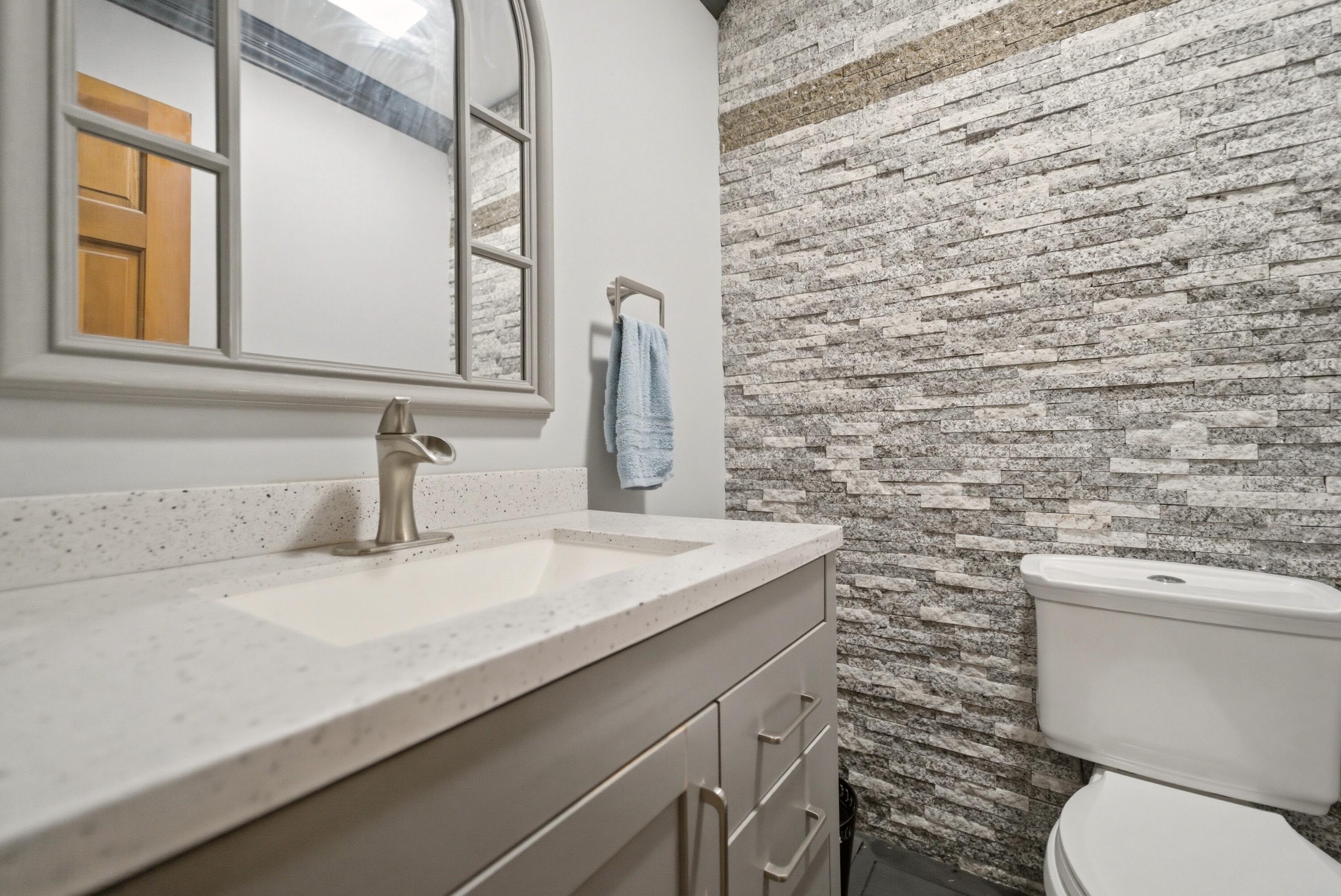 1401 W 95th Place