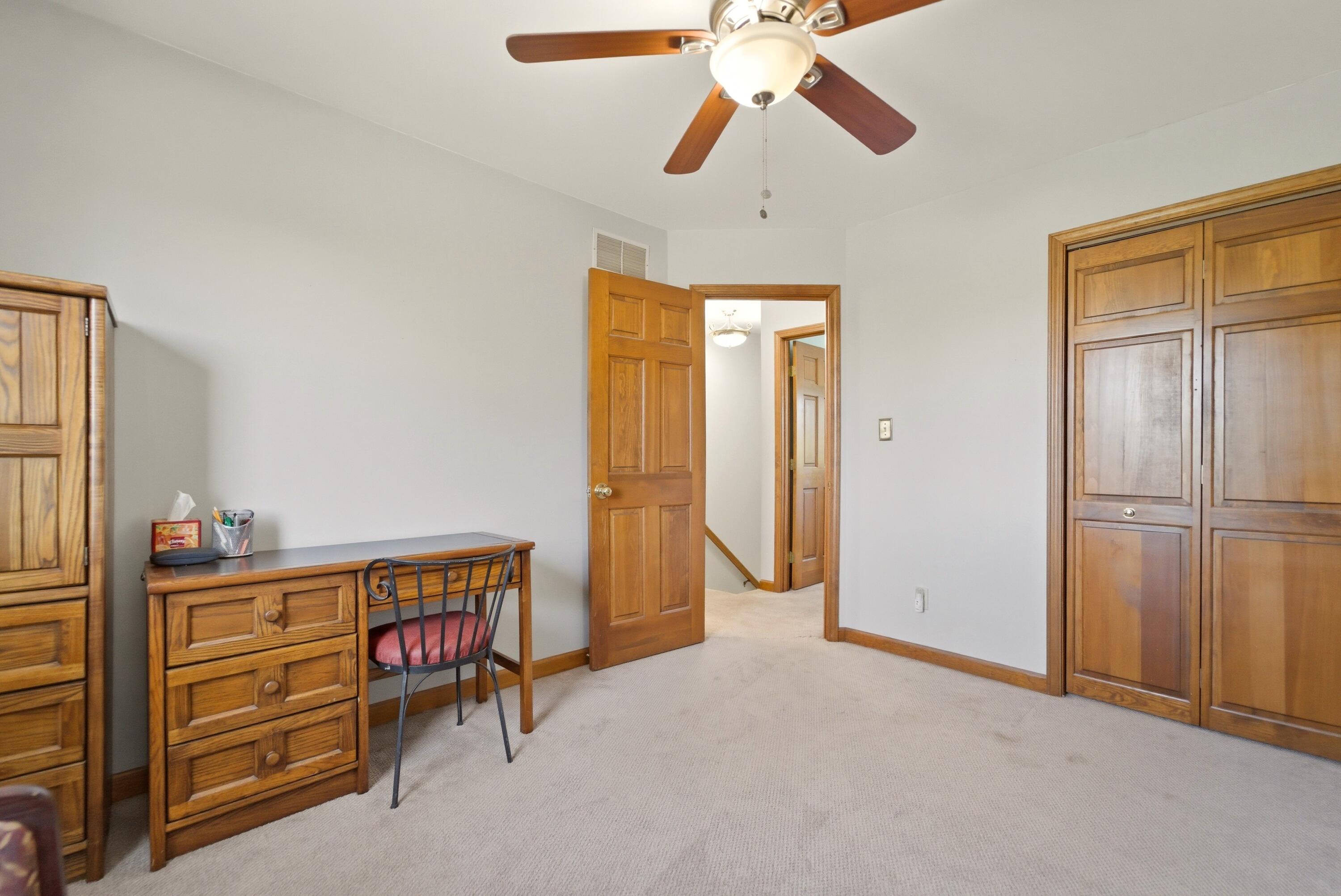 1401 W 95th Place
