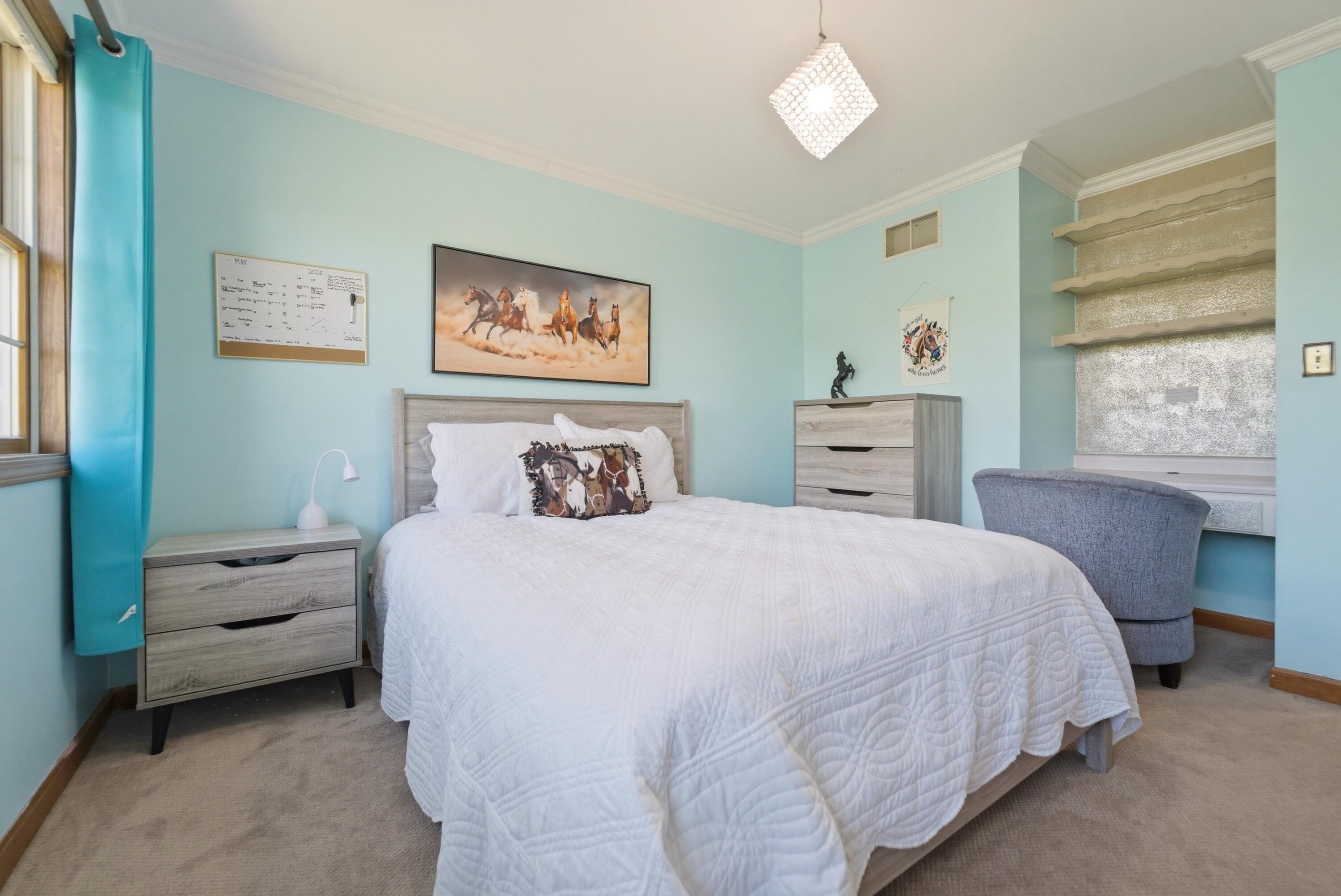 1401 W 95th Place