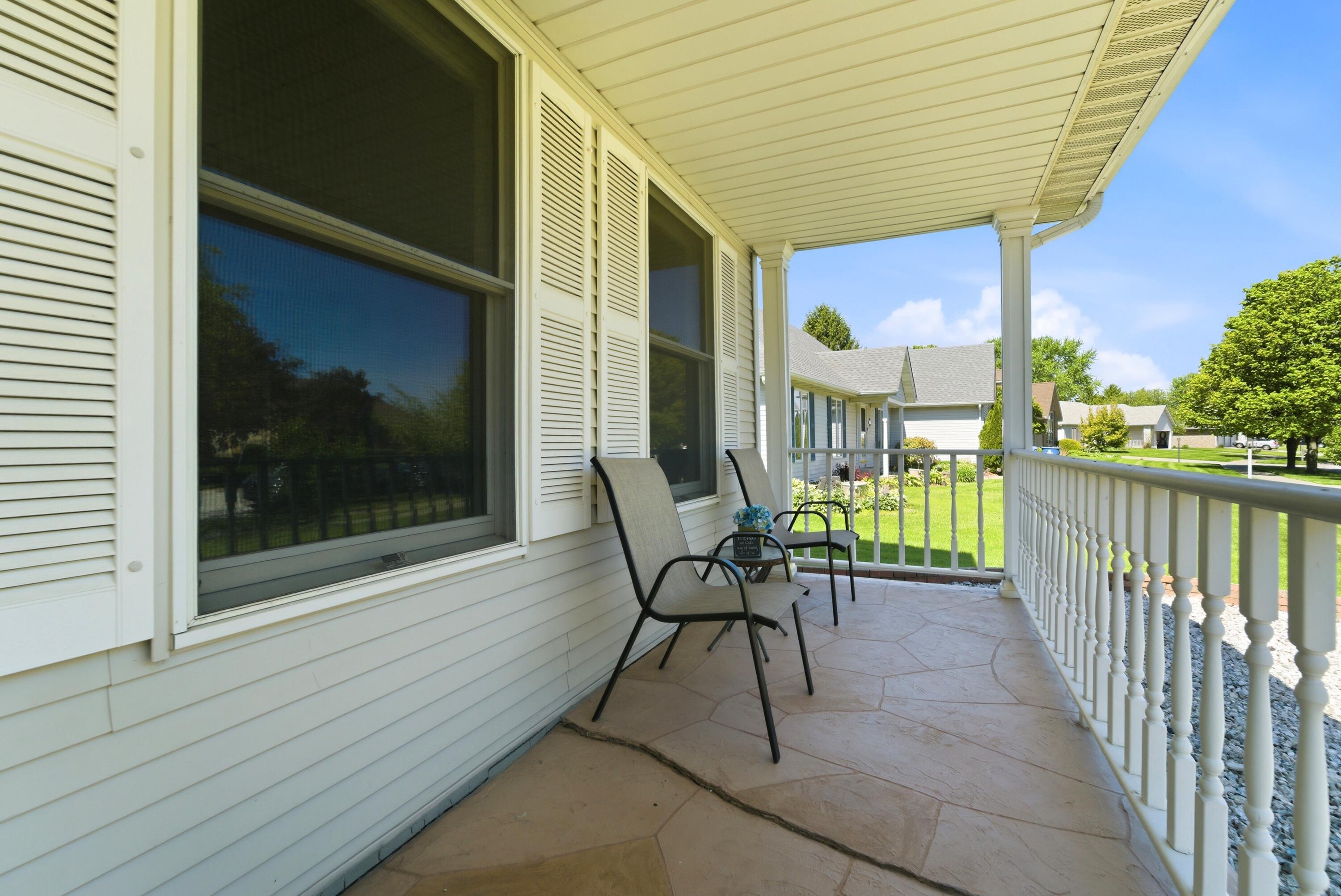 1401 W 95th Place