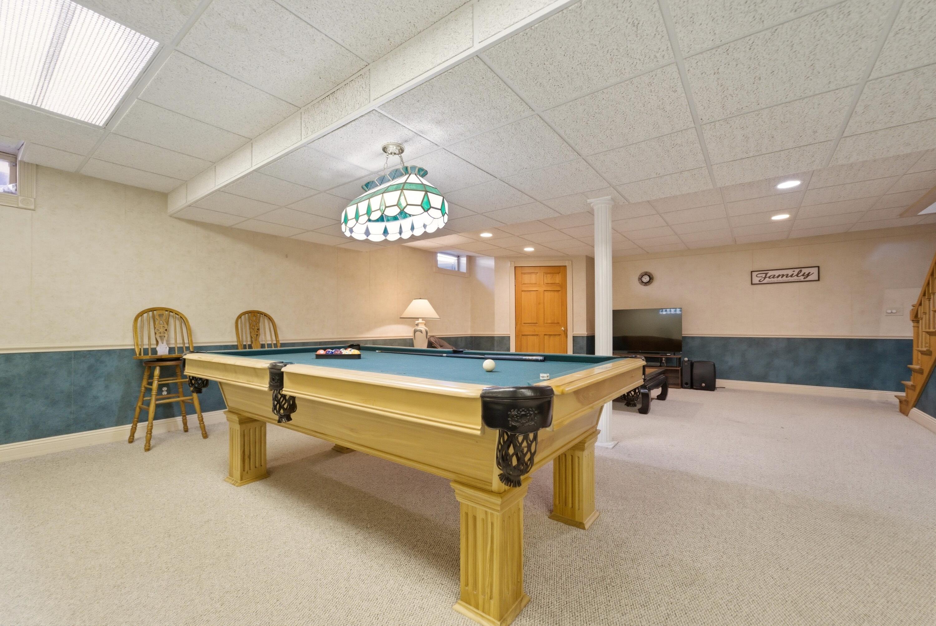 1401 W 95th Place