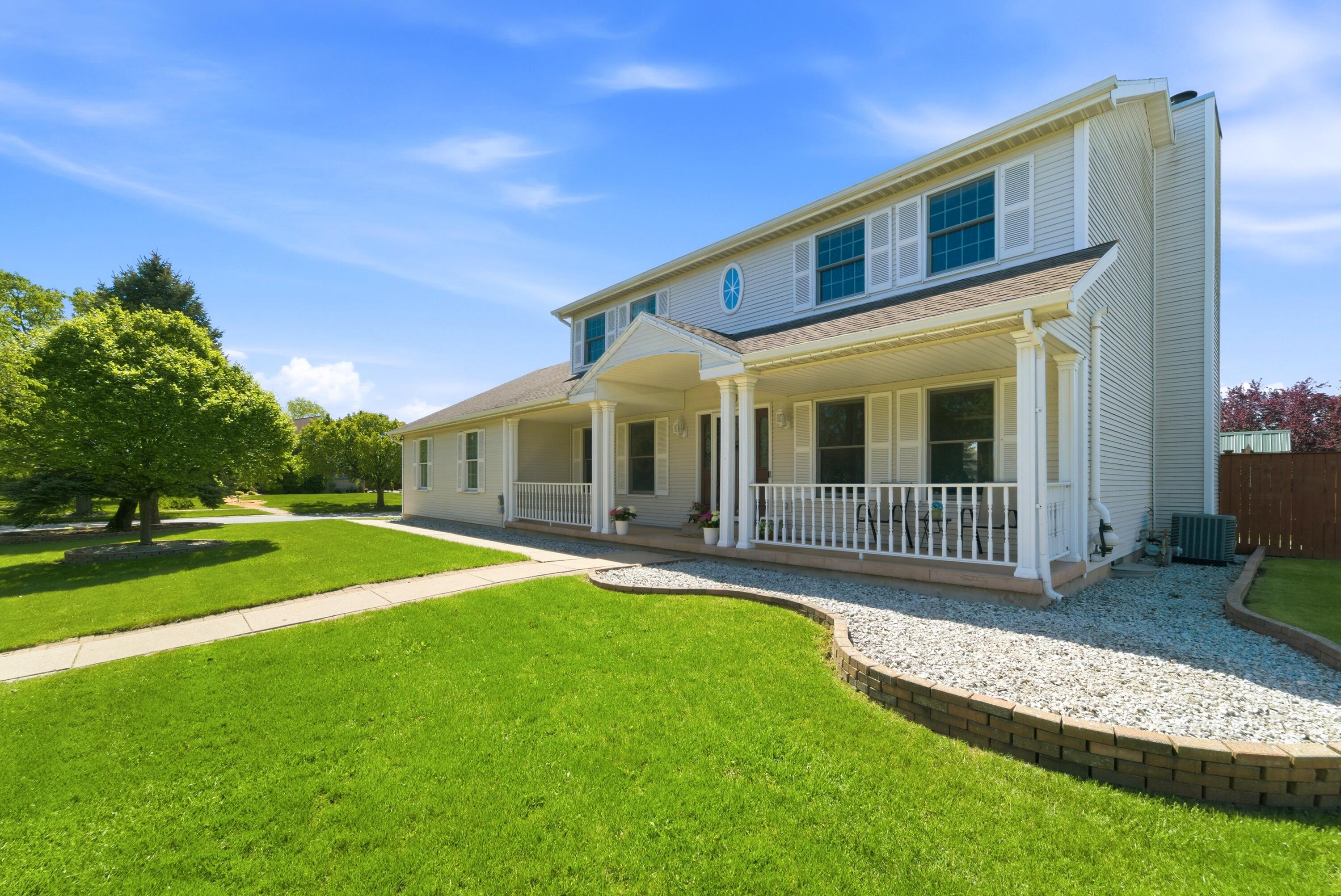 1401 W 95th Place