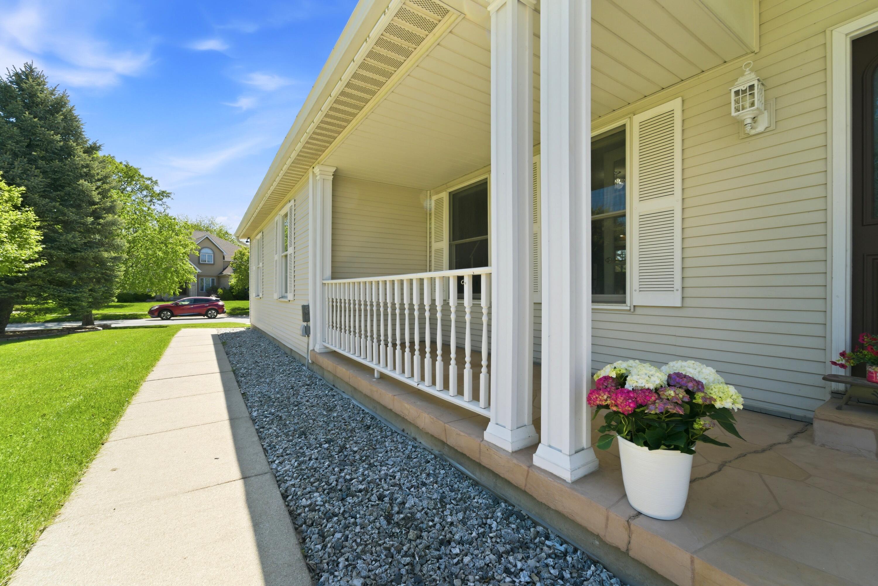1401 W 95th Place