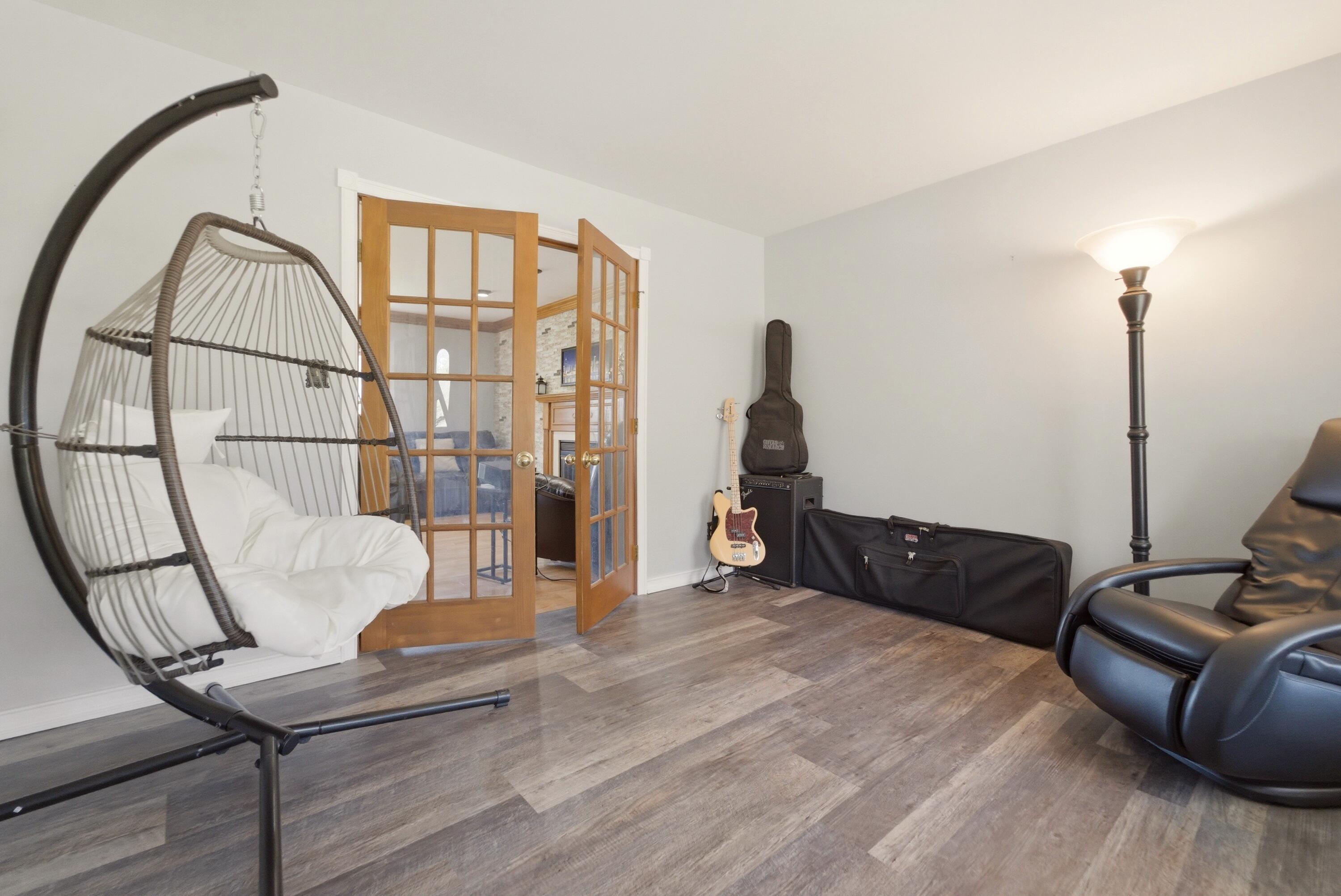 1401 W 95th Place