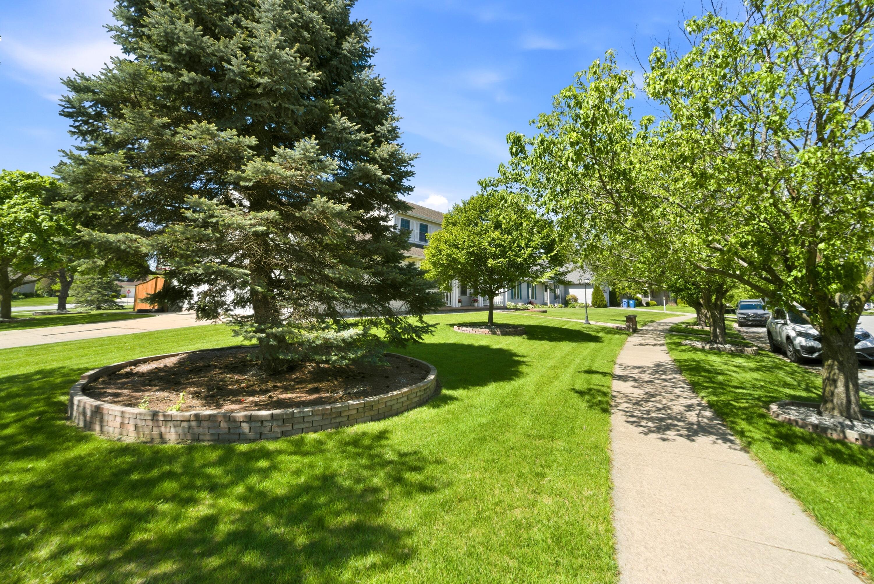 1401 W 95th Place