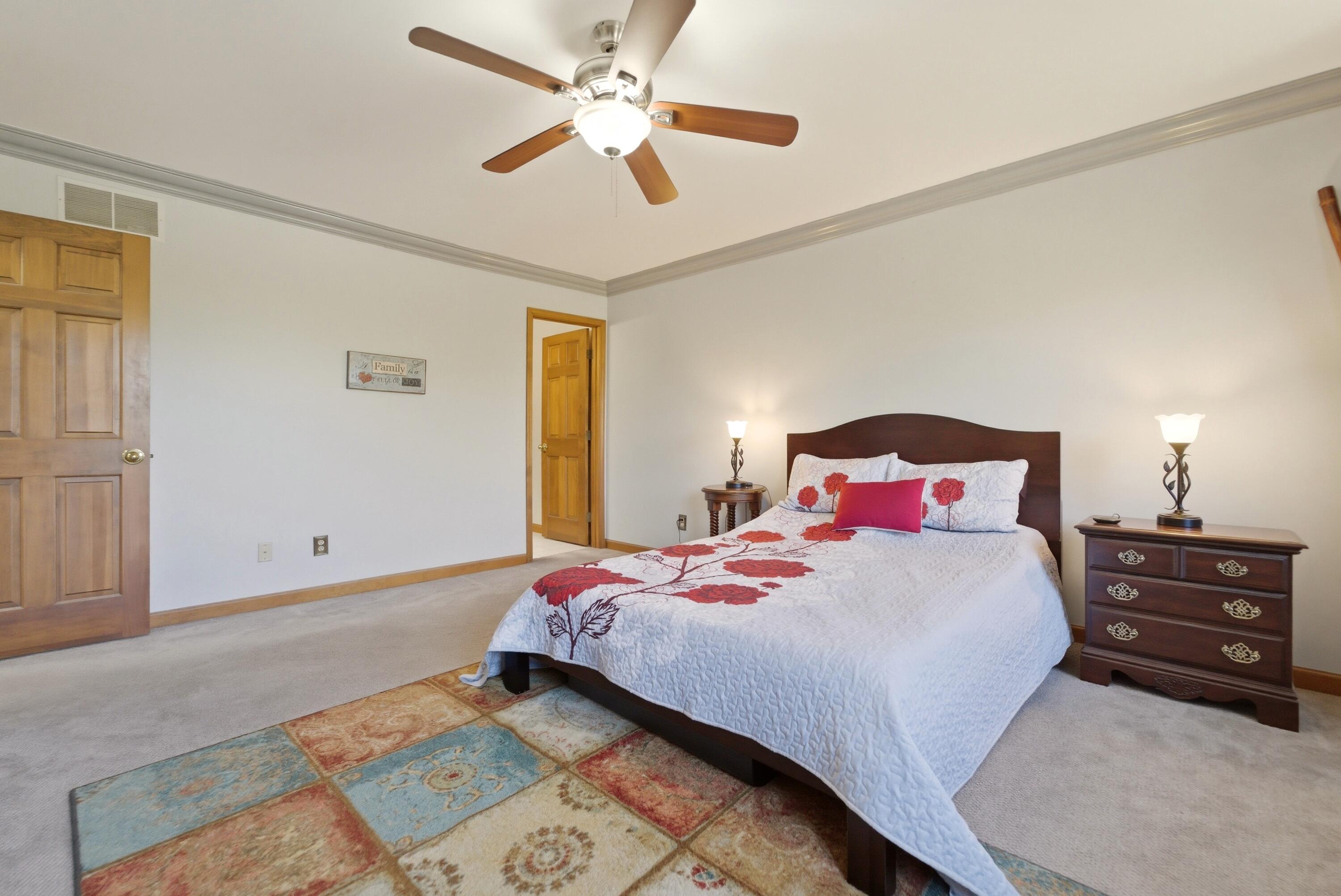 1401 W 95th Place