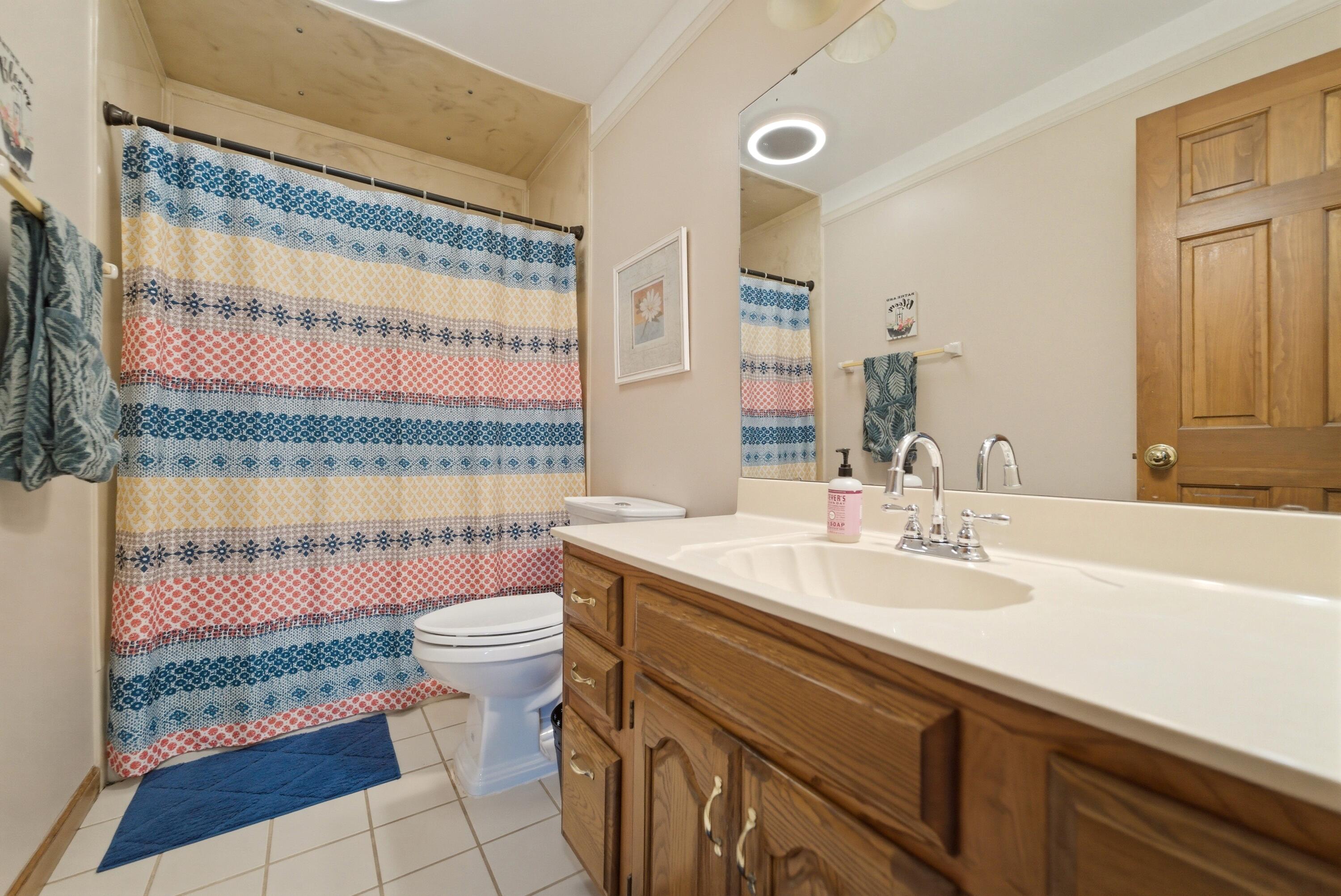 1401 W 95th Place