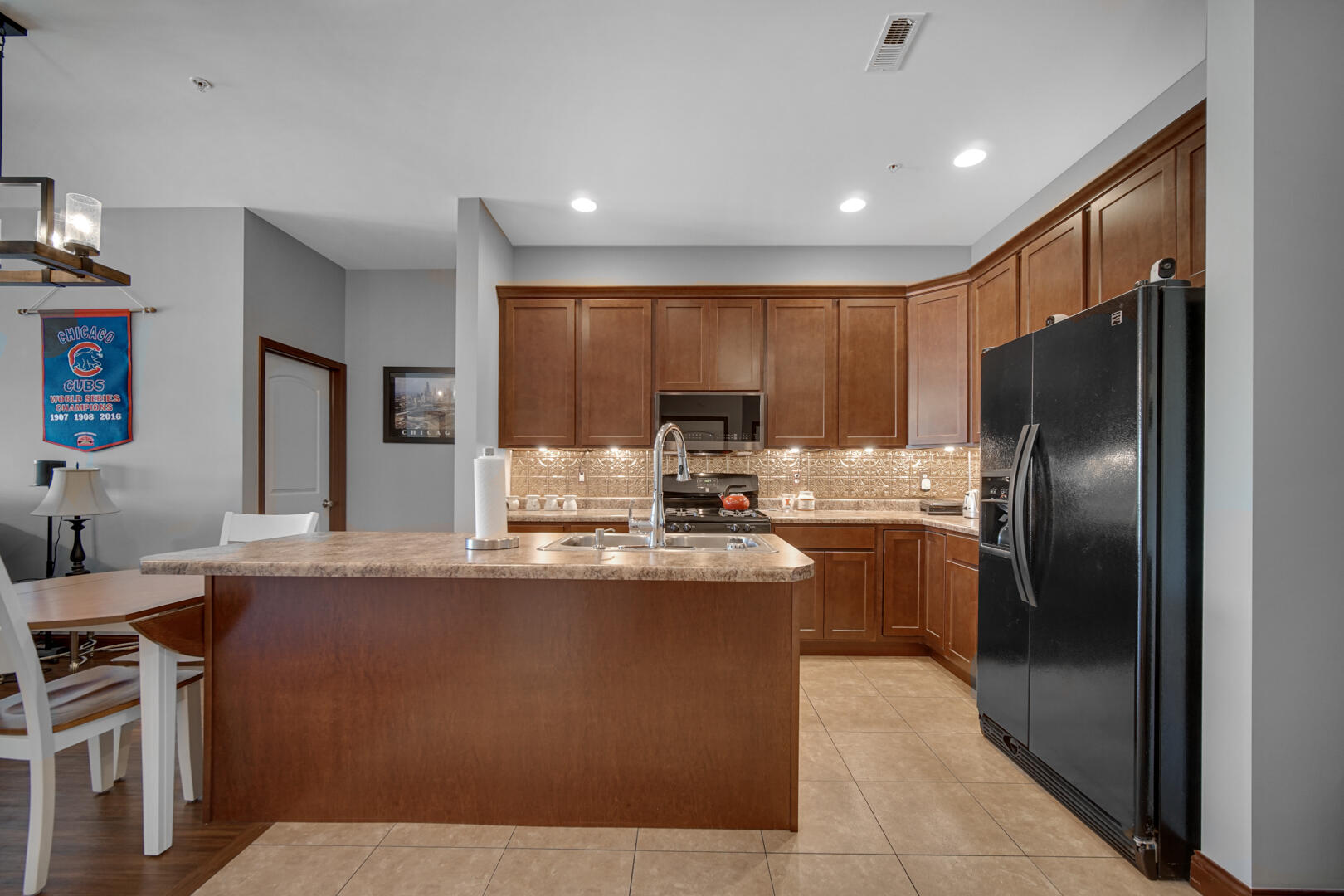 123 N Main Street Unit: 301
