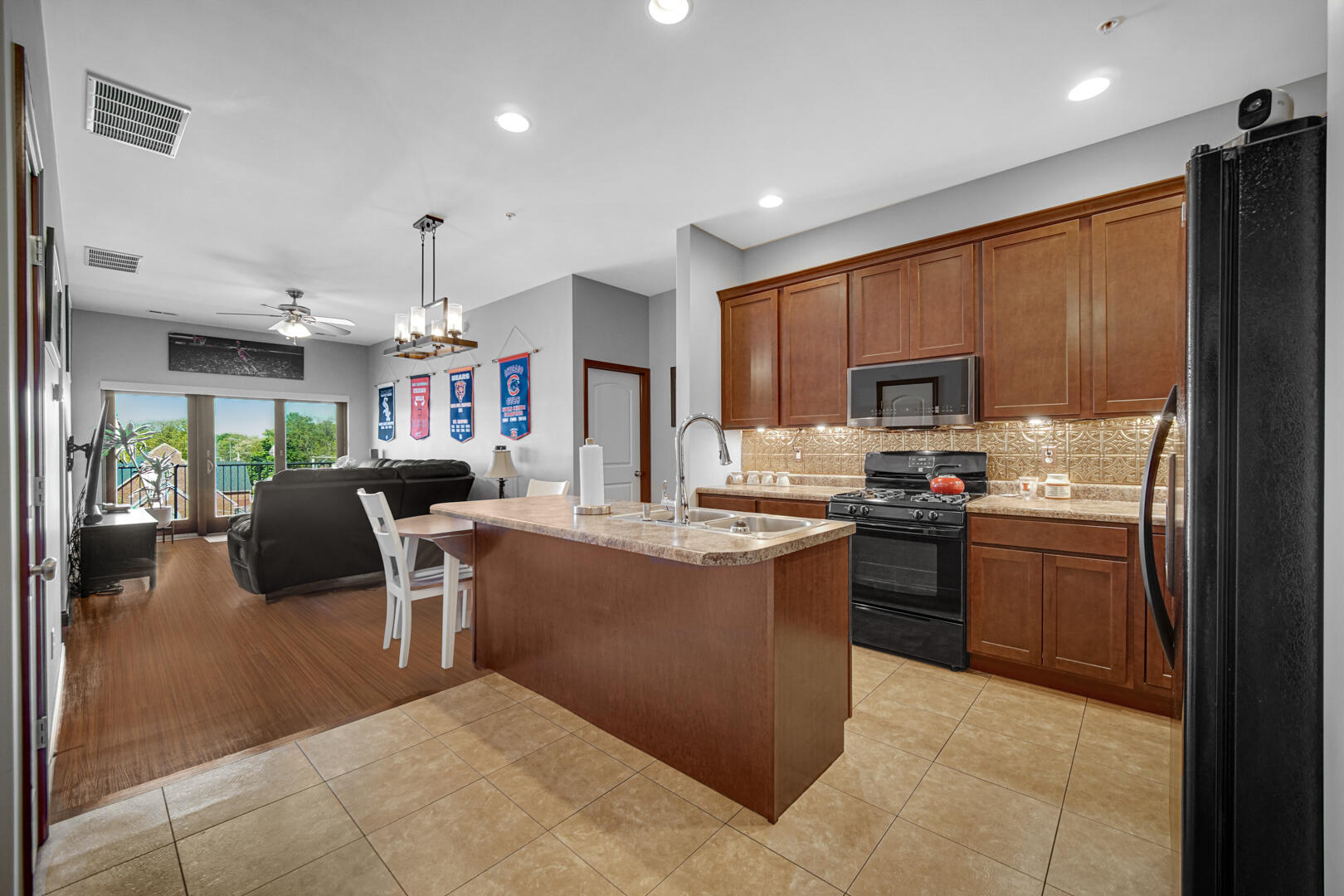 123 N Main Street Unit: 301