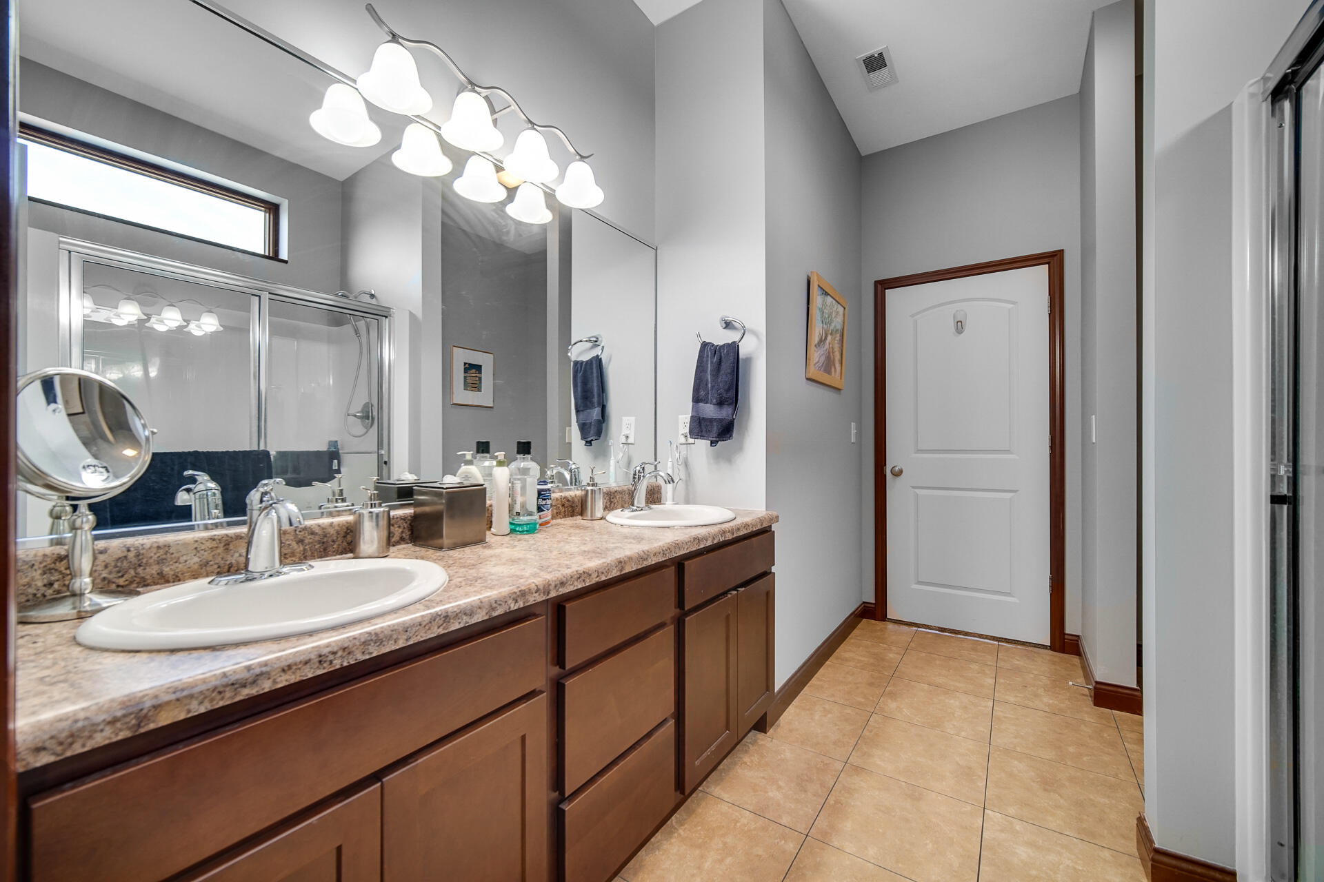 123 N Main Street Unit: 301