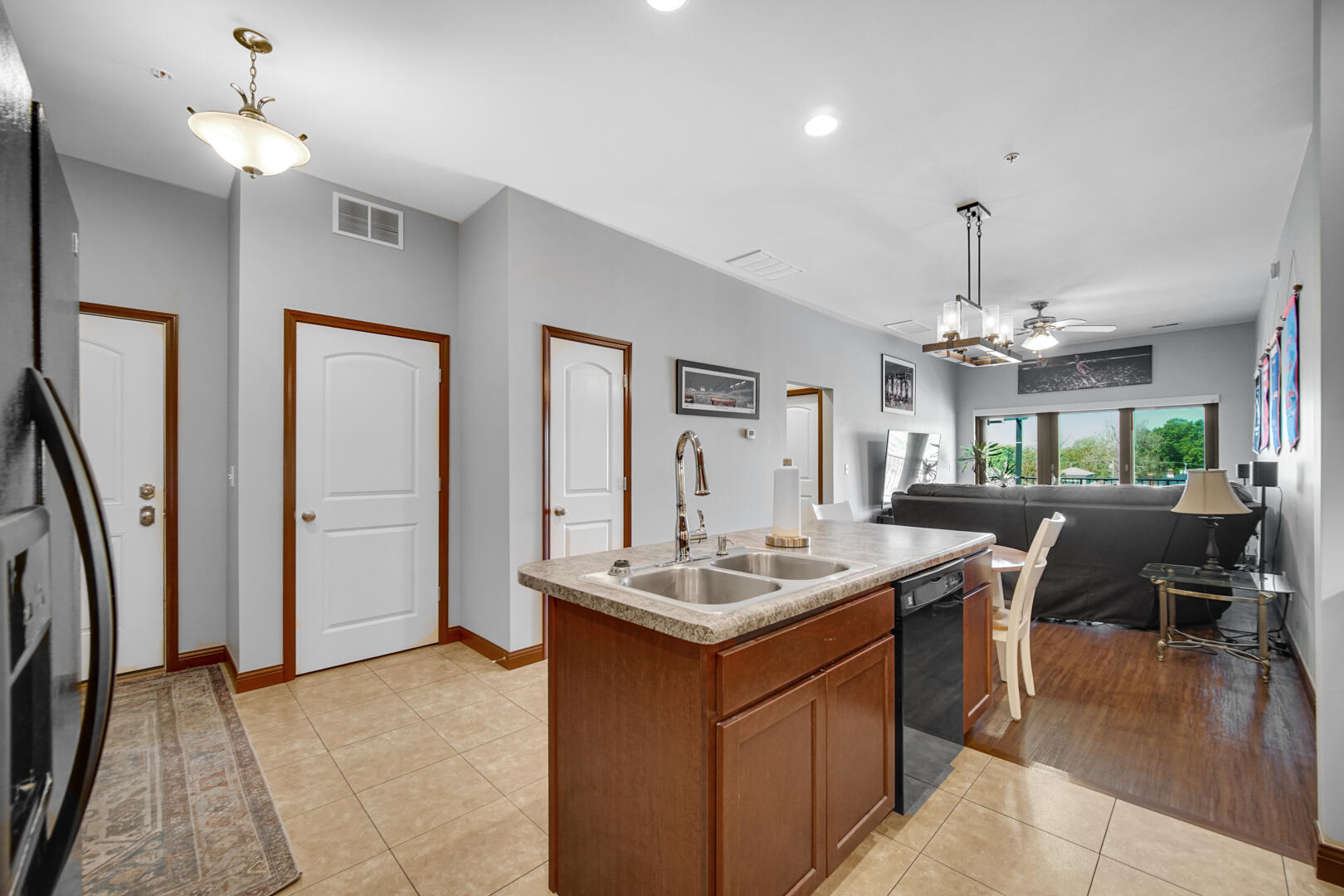 123 N Main Street Unit: 301