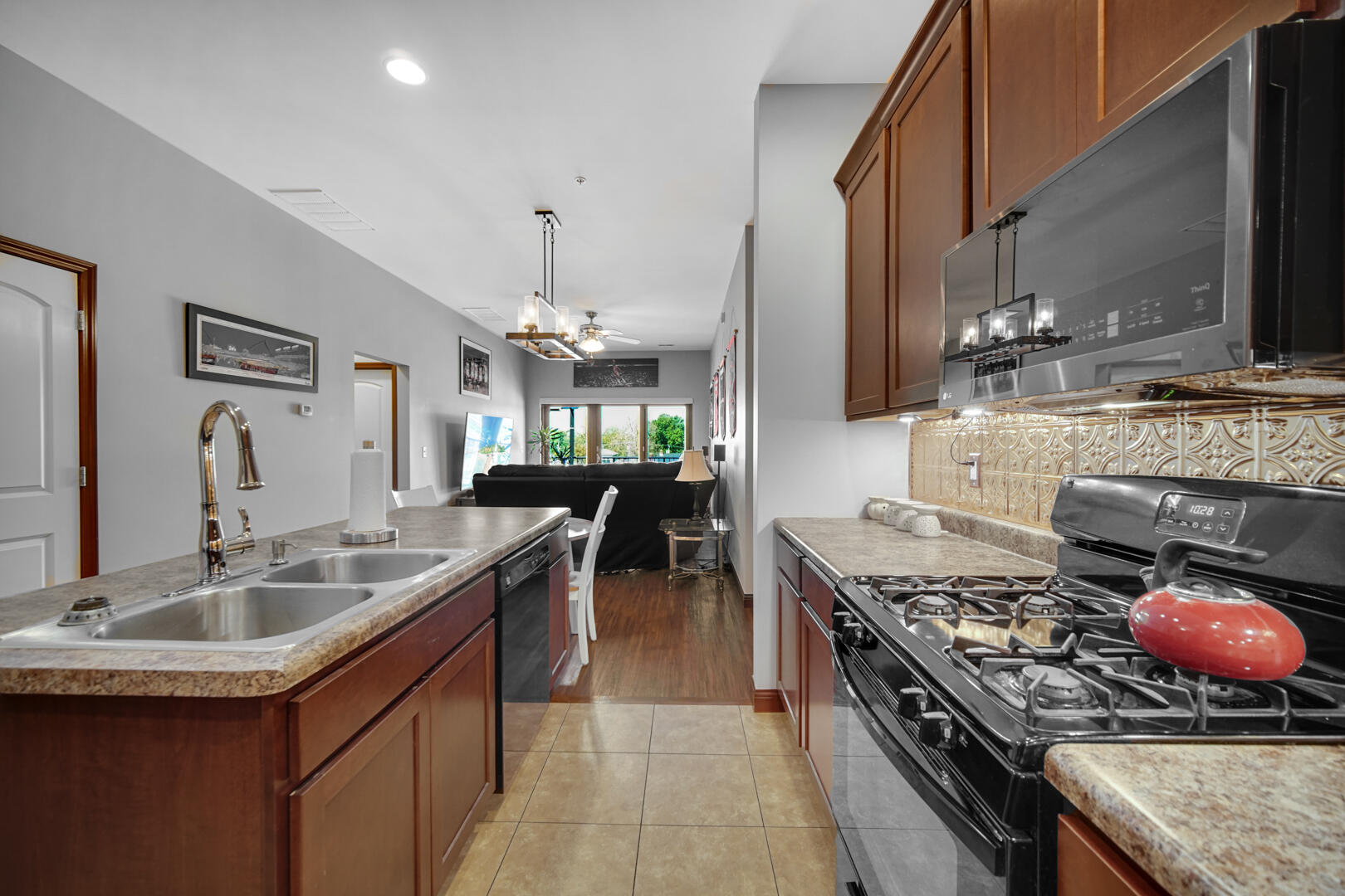 123 N Main Street Unit: 301