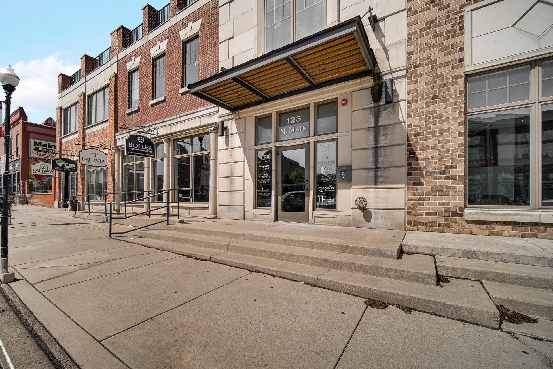 123 N Main Street Unit: 301