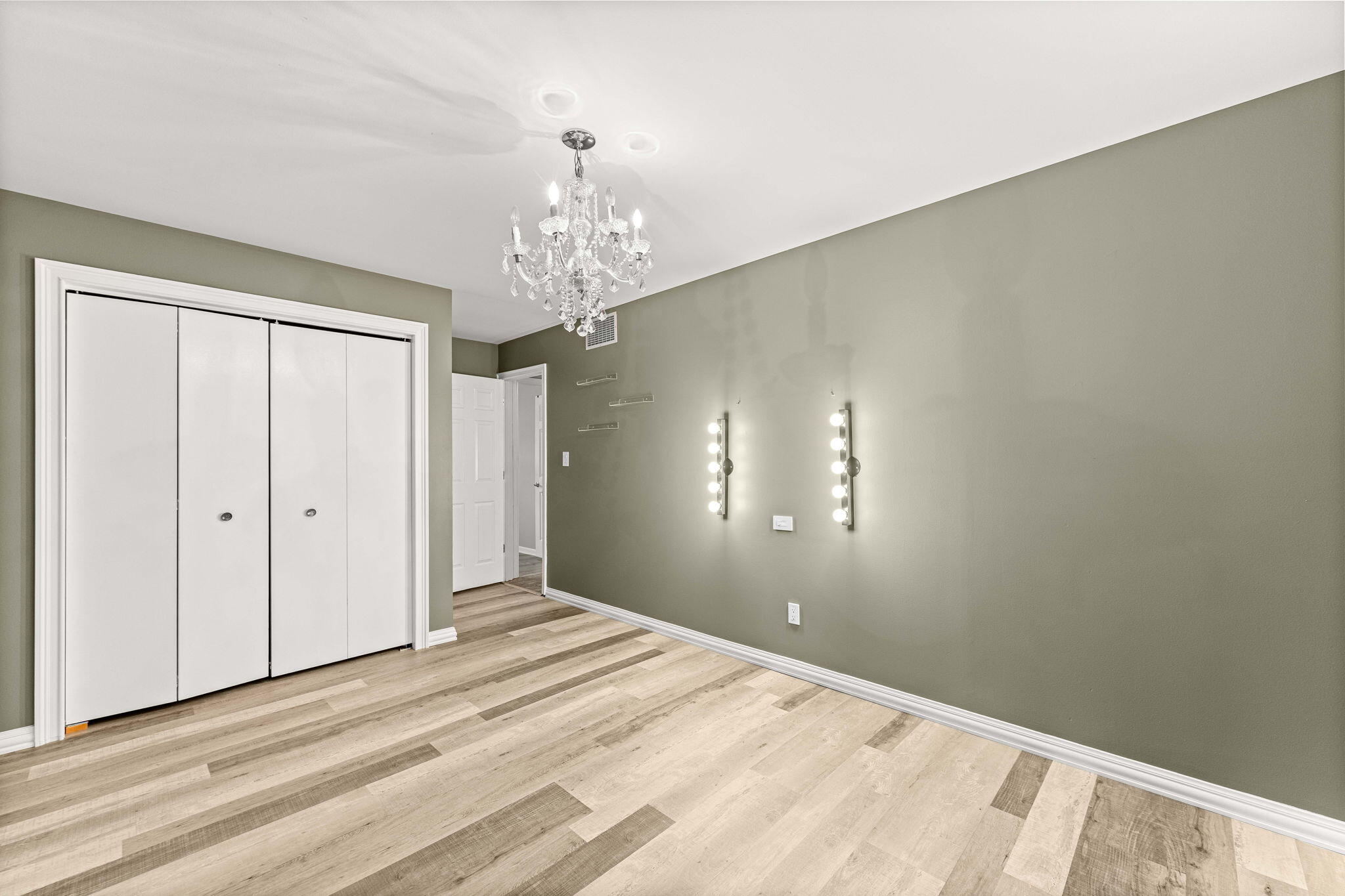 9138 Southmoor Avenue