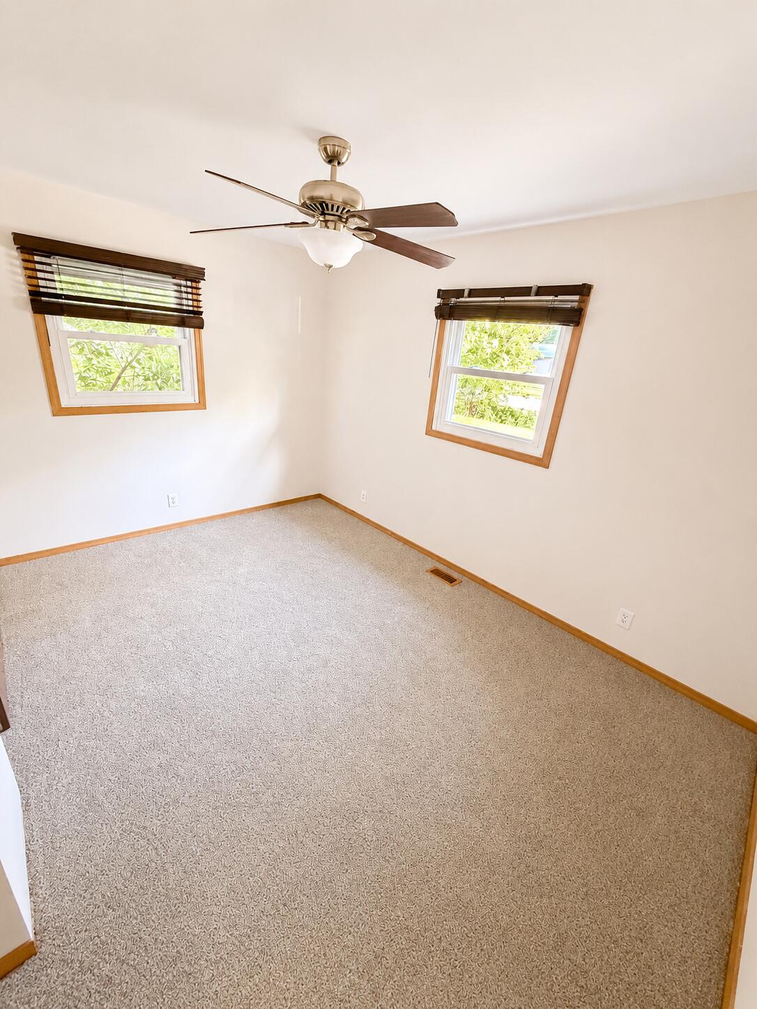 2790 E 1059 N