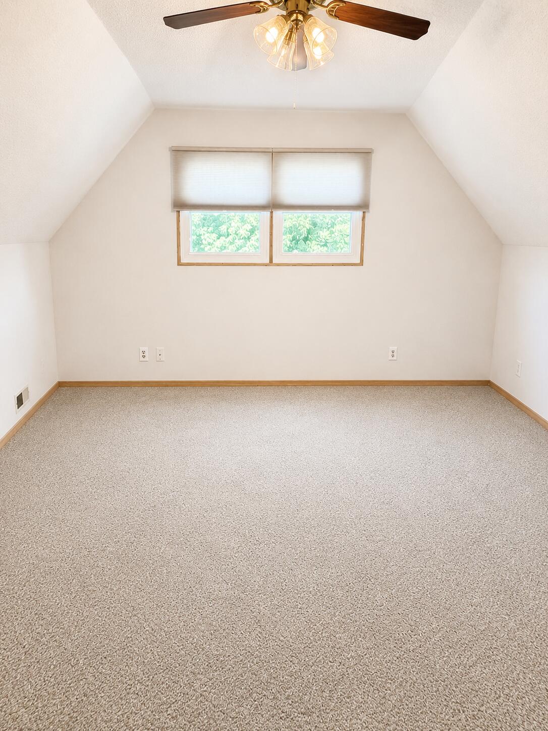 2790 E 1059 N
