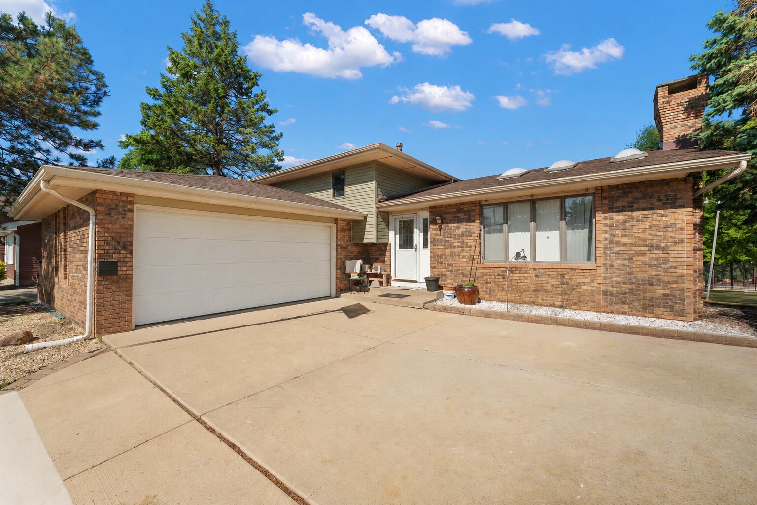 2547 Springhill Drive
