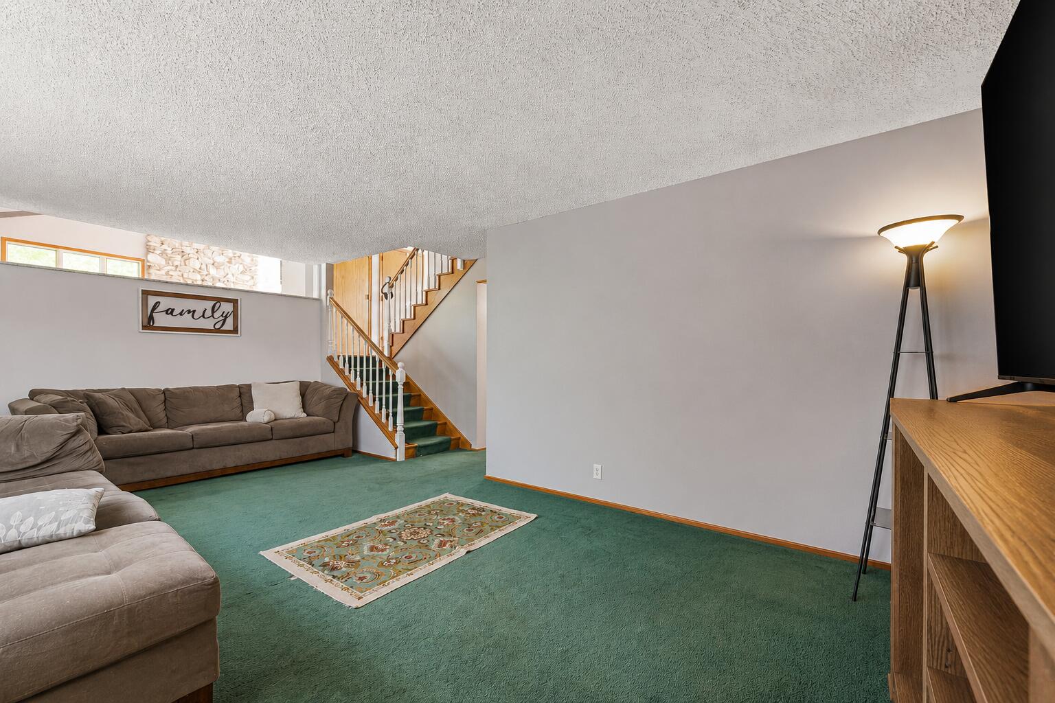 2547 Springhill Drive
