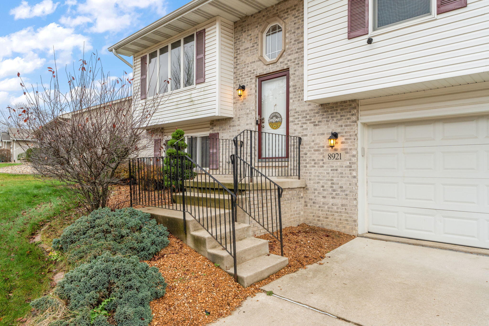 8921 W 125th Place