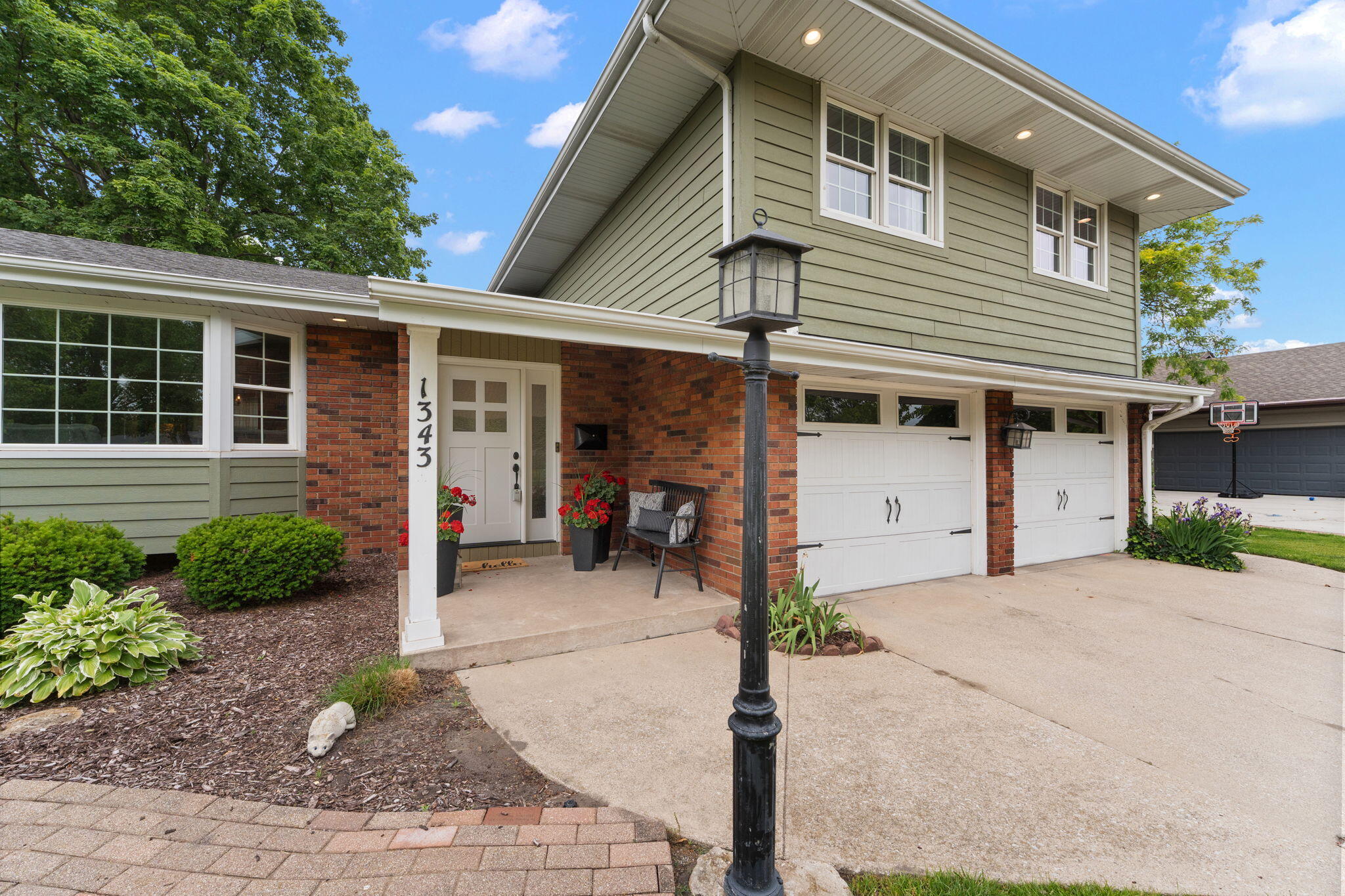 1343 Fran Lin Parkway