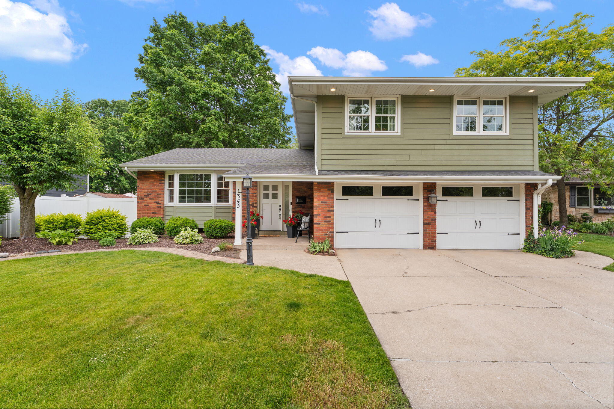 1343 Fran Lin Parkway