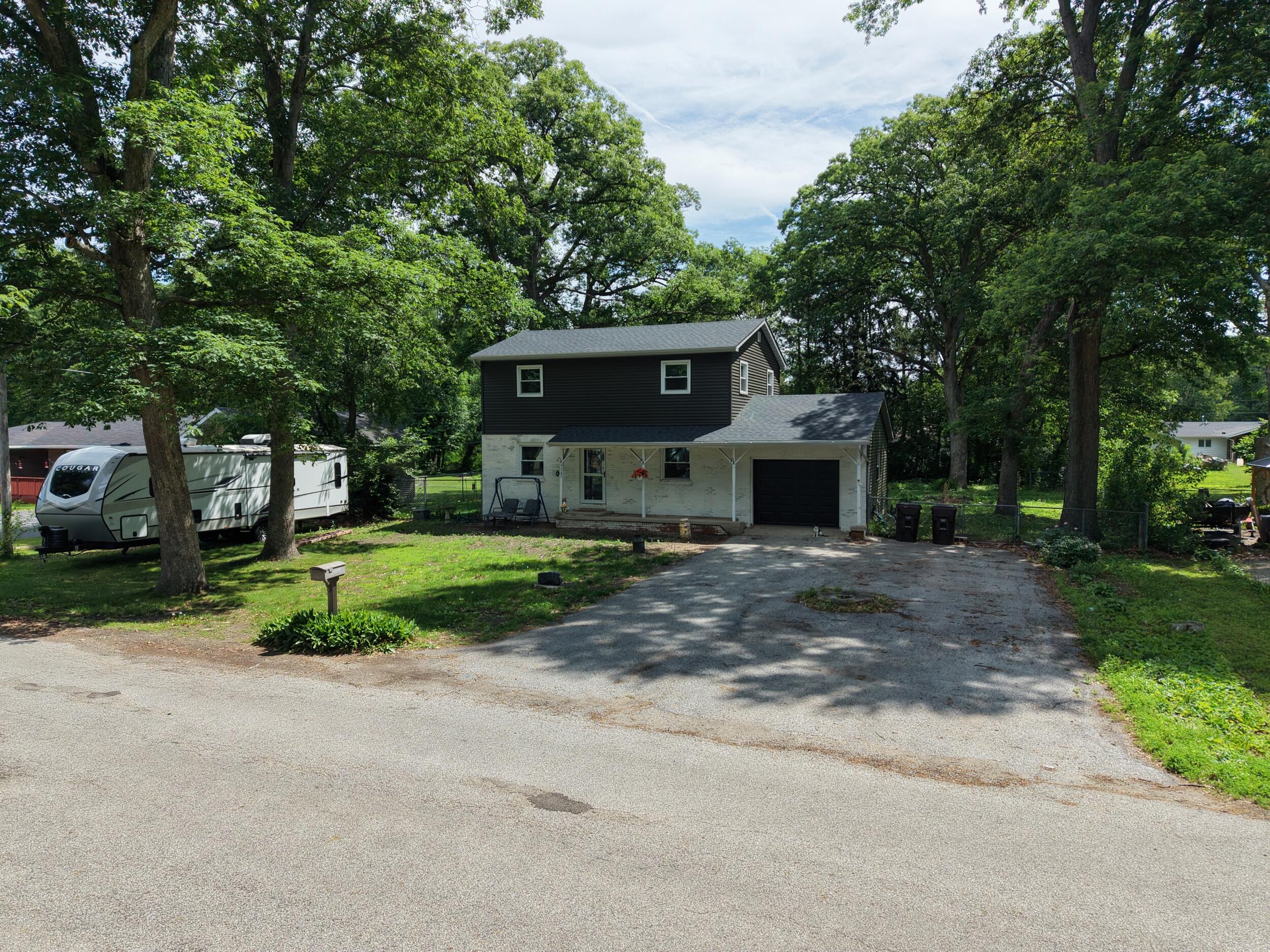 9347 N 327 W