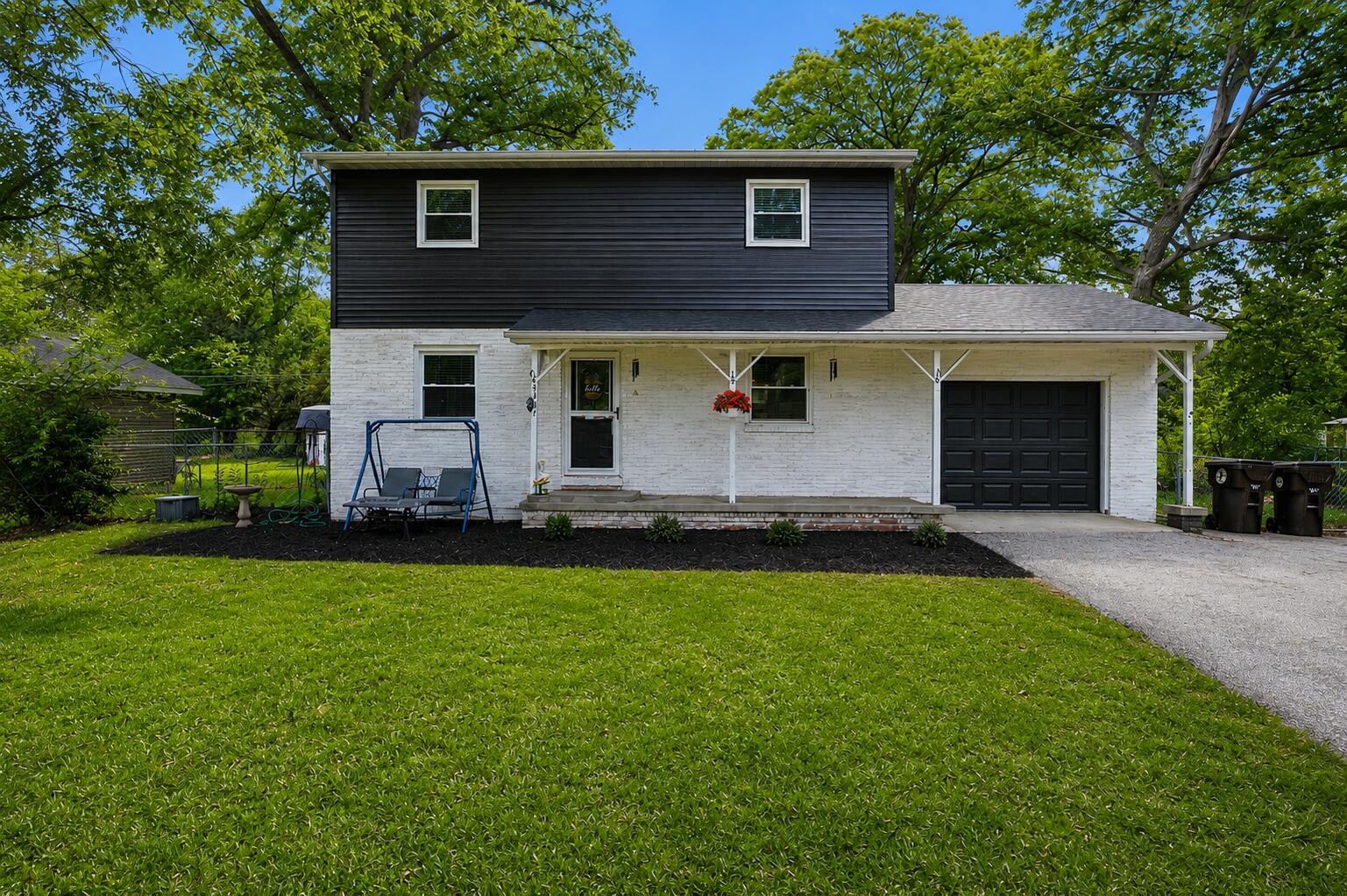 9347 N 327 W