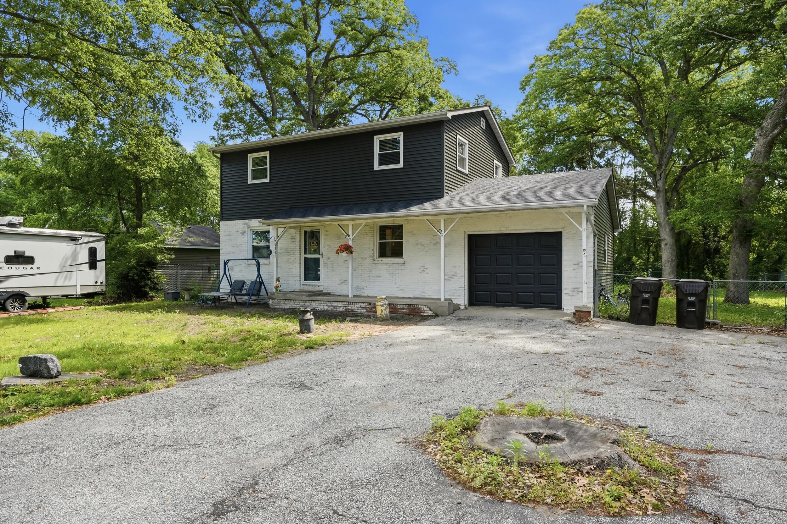 9347 N 327 W