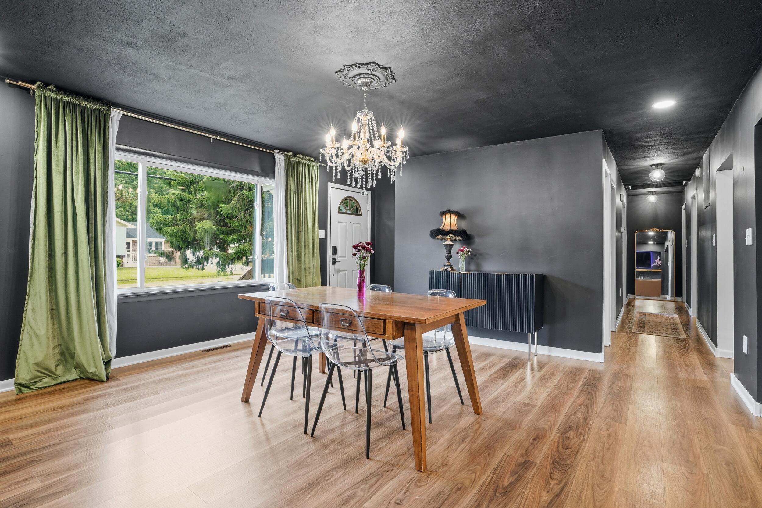 6118 Sunrise Avenue