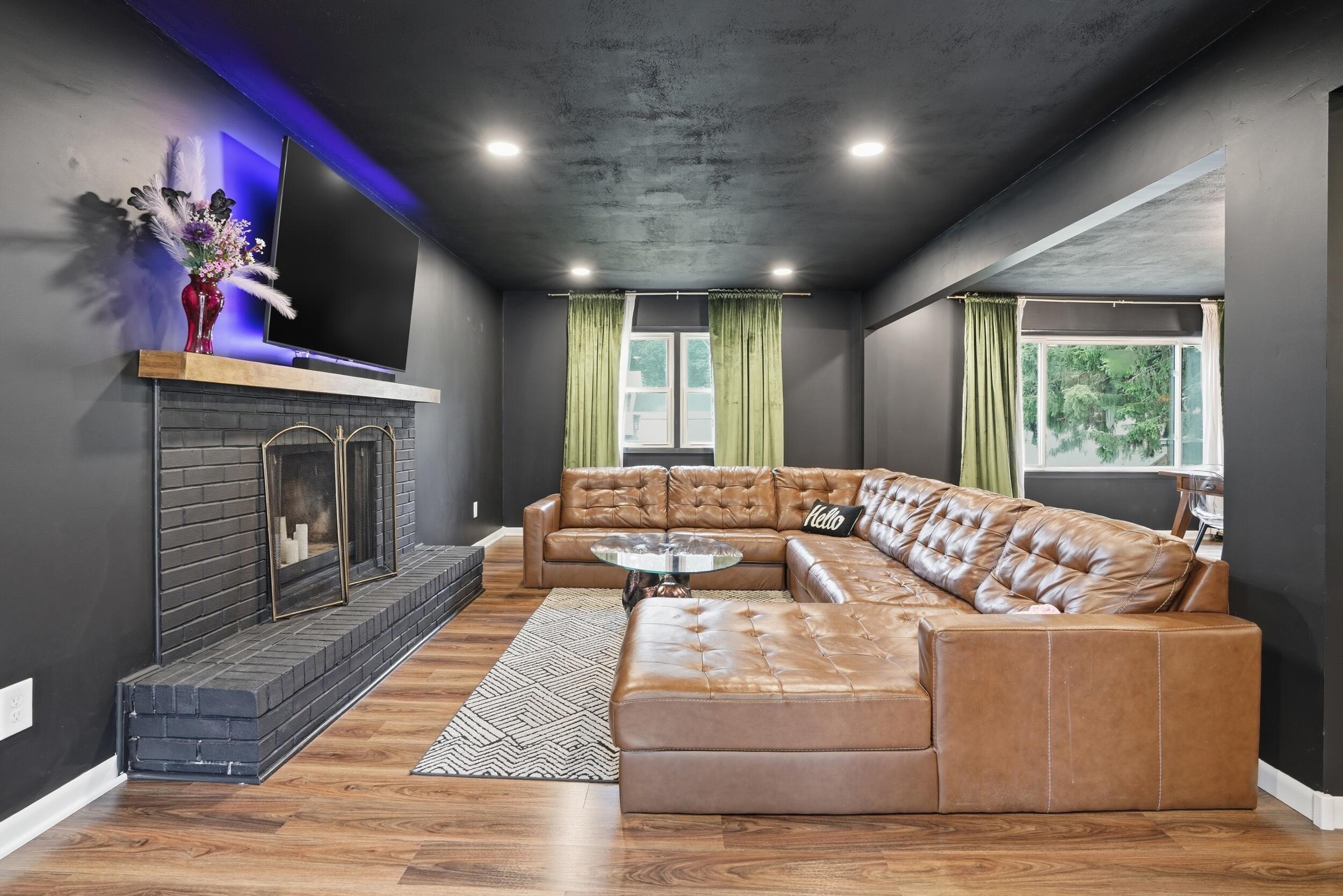6118 Sunrise Avenue