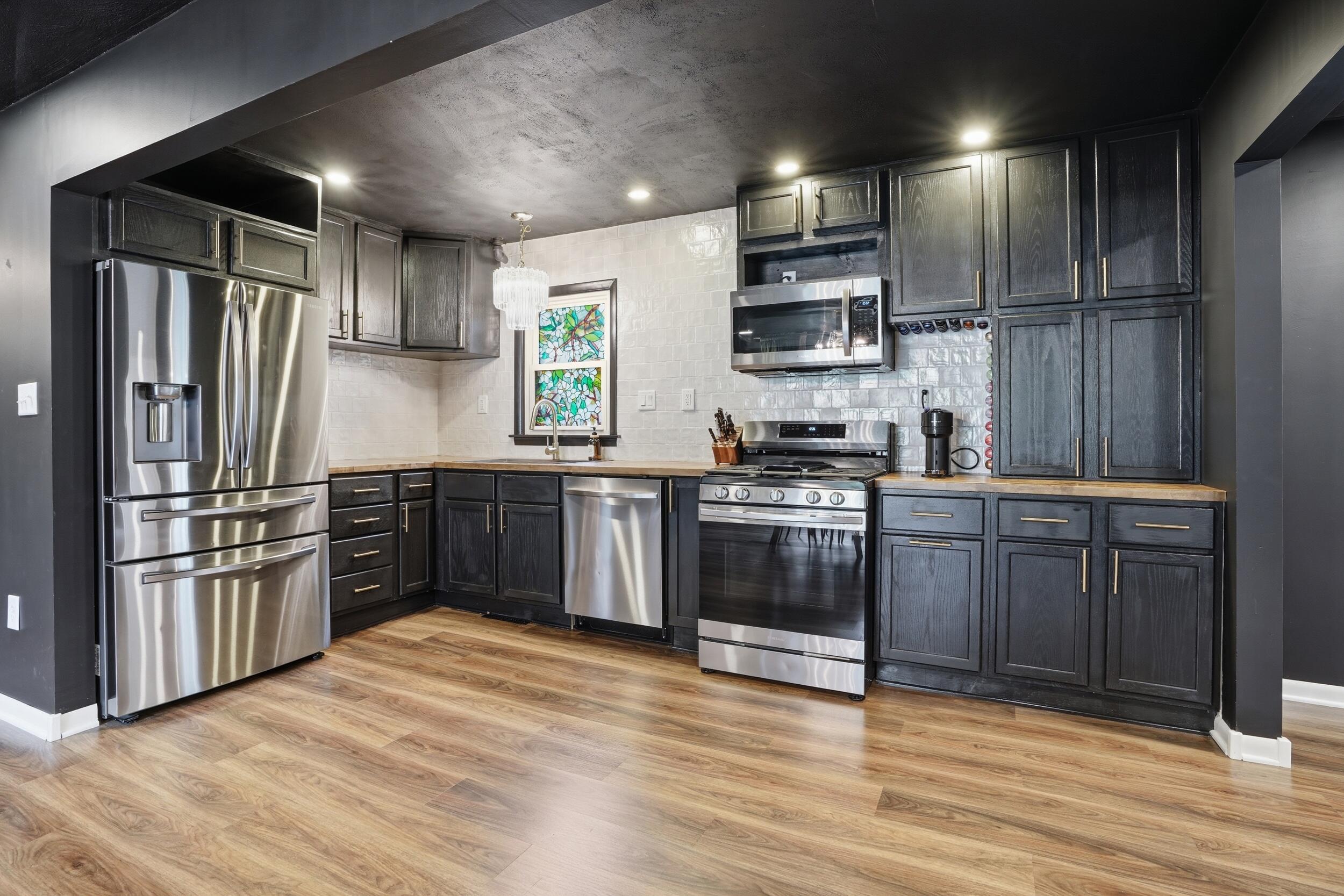 6118 Sunrise Avenue