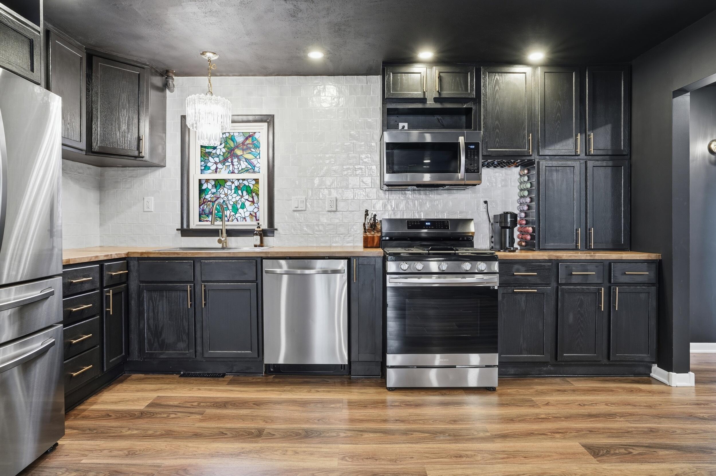 6118 Sunrise Avenue
