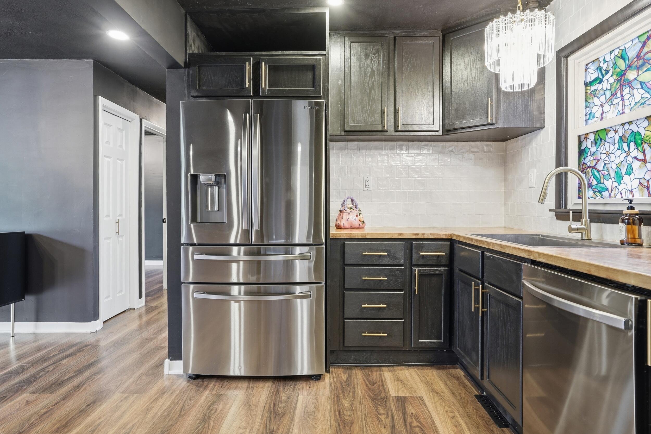6118 Sunrise Avenue