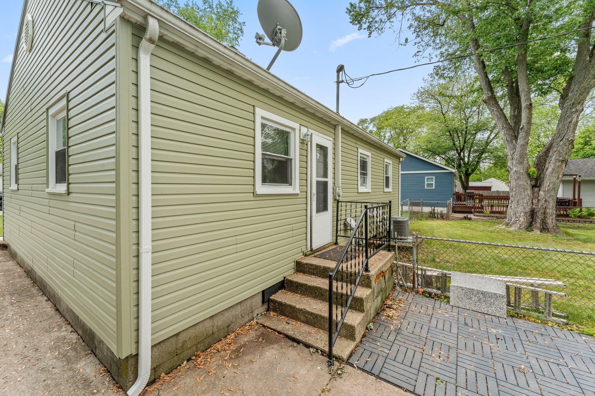 228 Oak Street