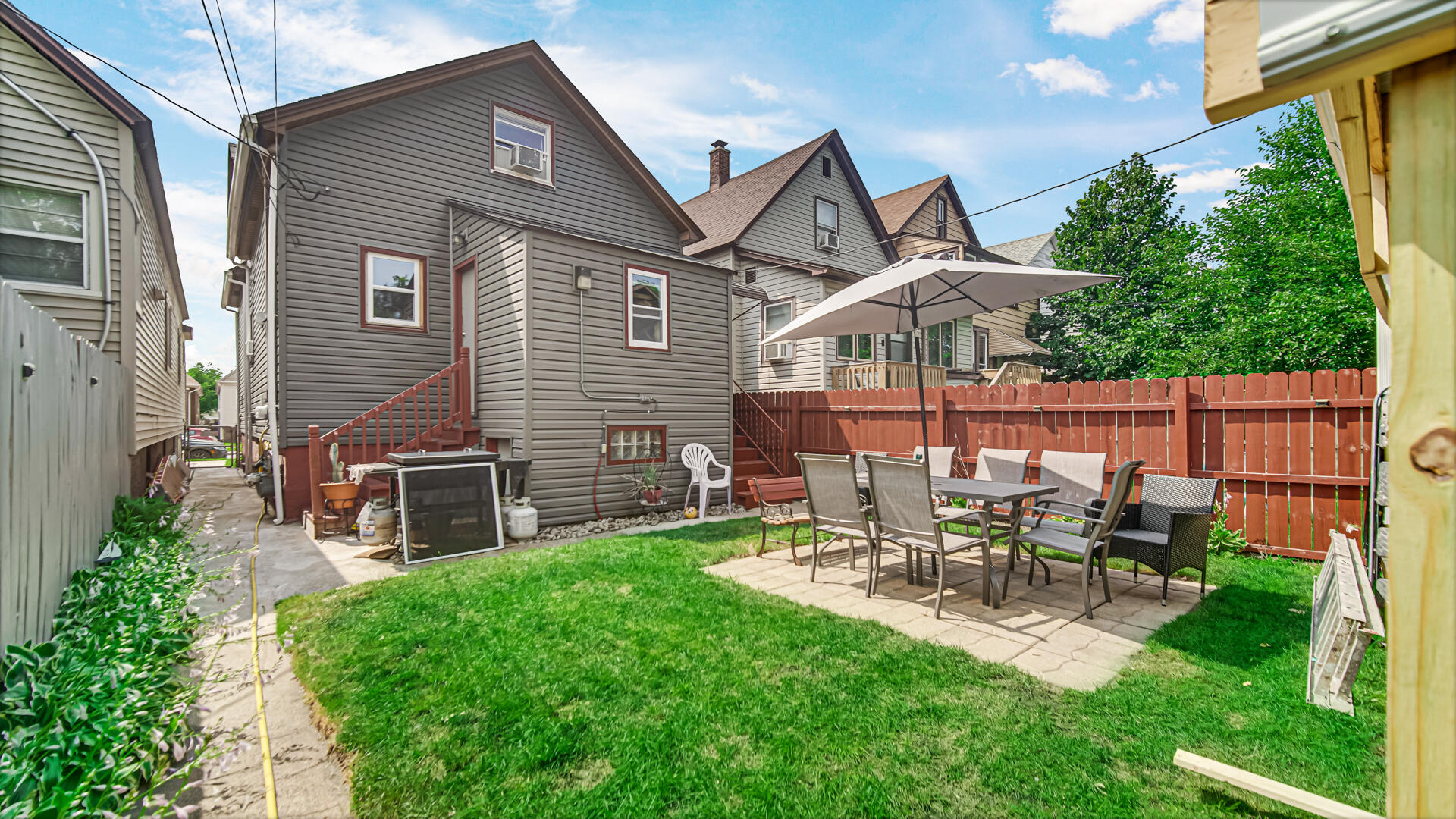 1421 Roberts Avenue