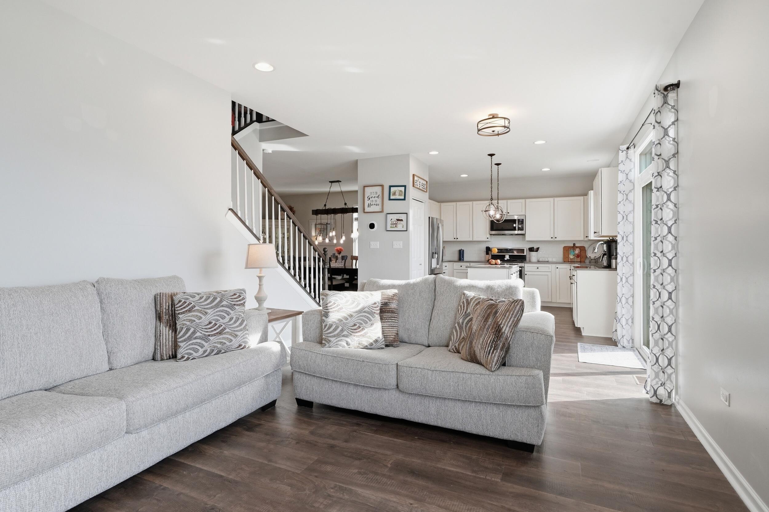 10332 Adler Cove