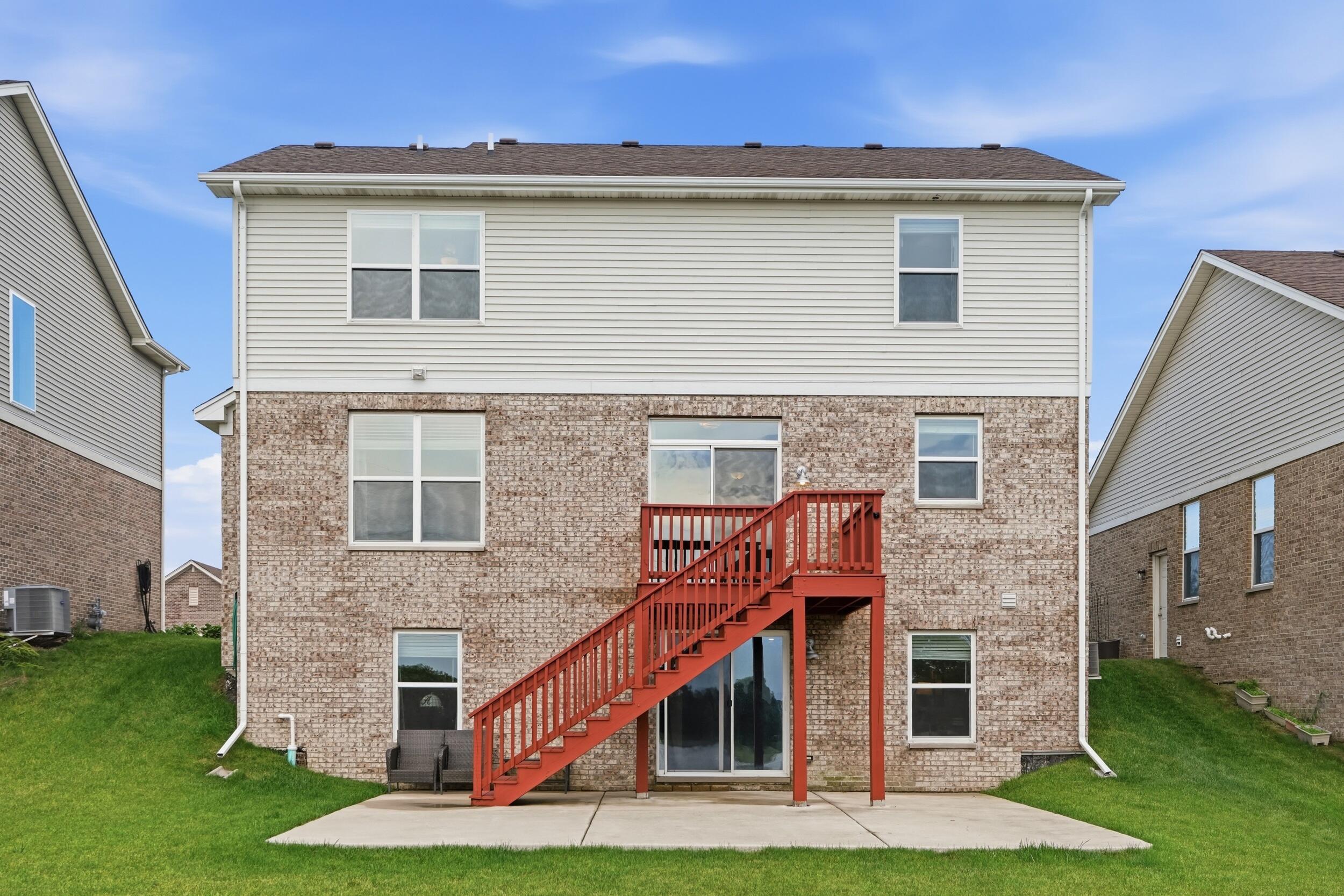 10332 Adler Cove