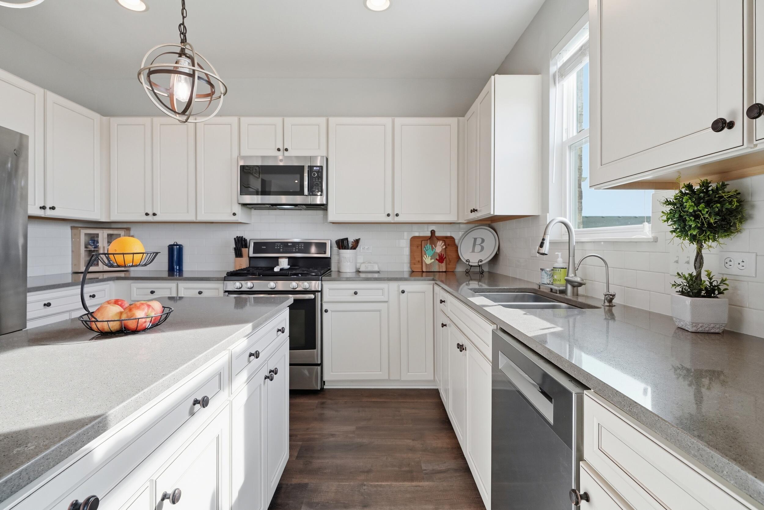 10332 Adler Cove