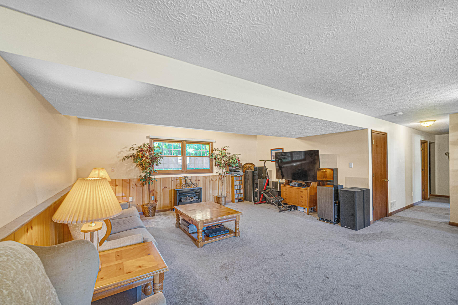 5843 Gardenia Avenue