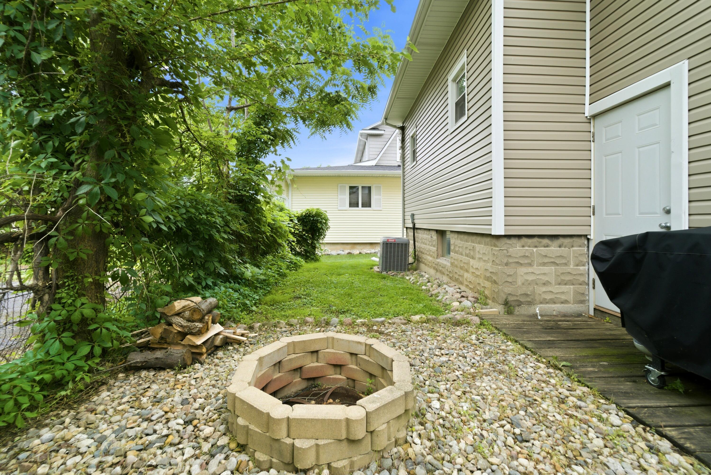 213 N East Street