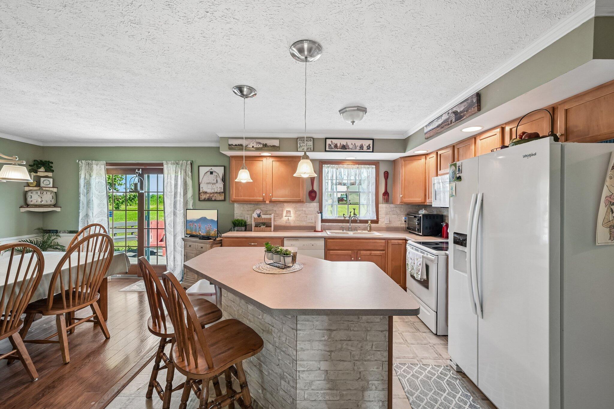 3016 Private Road-625 N
