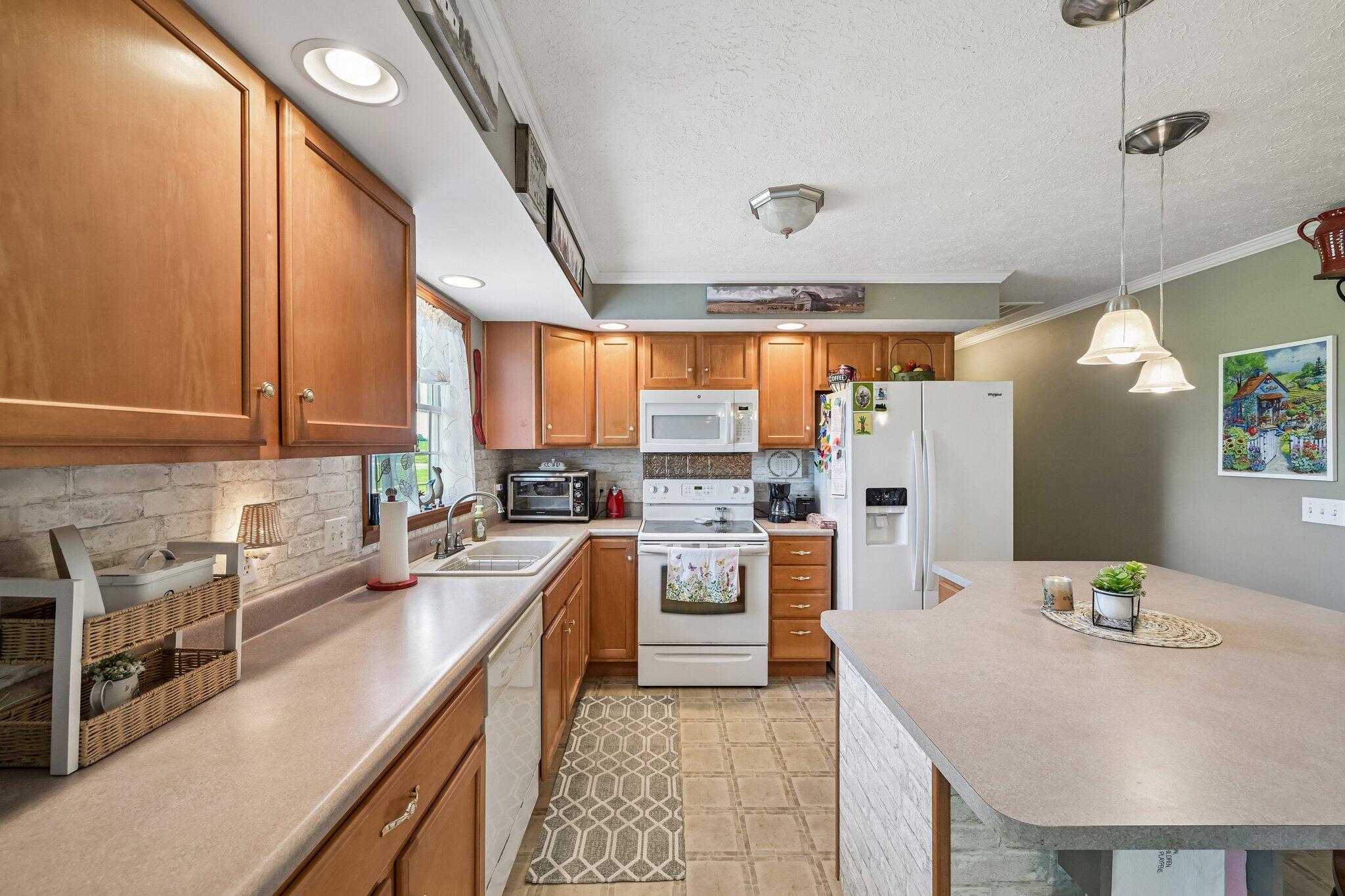 3016 Private Road-625 N