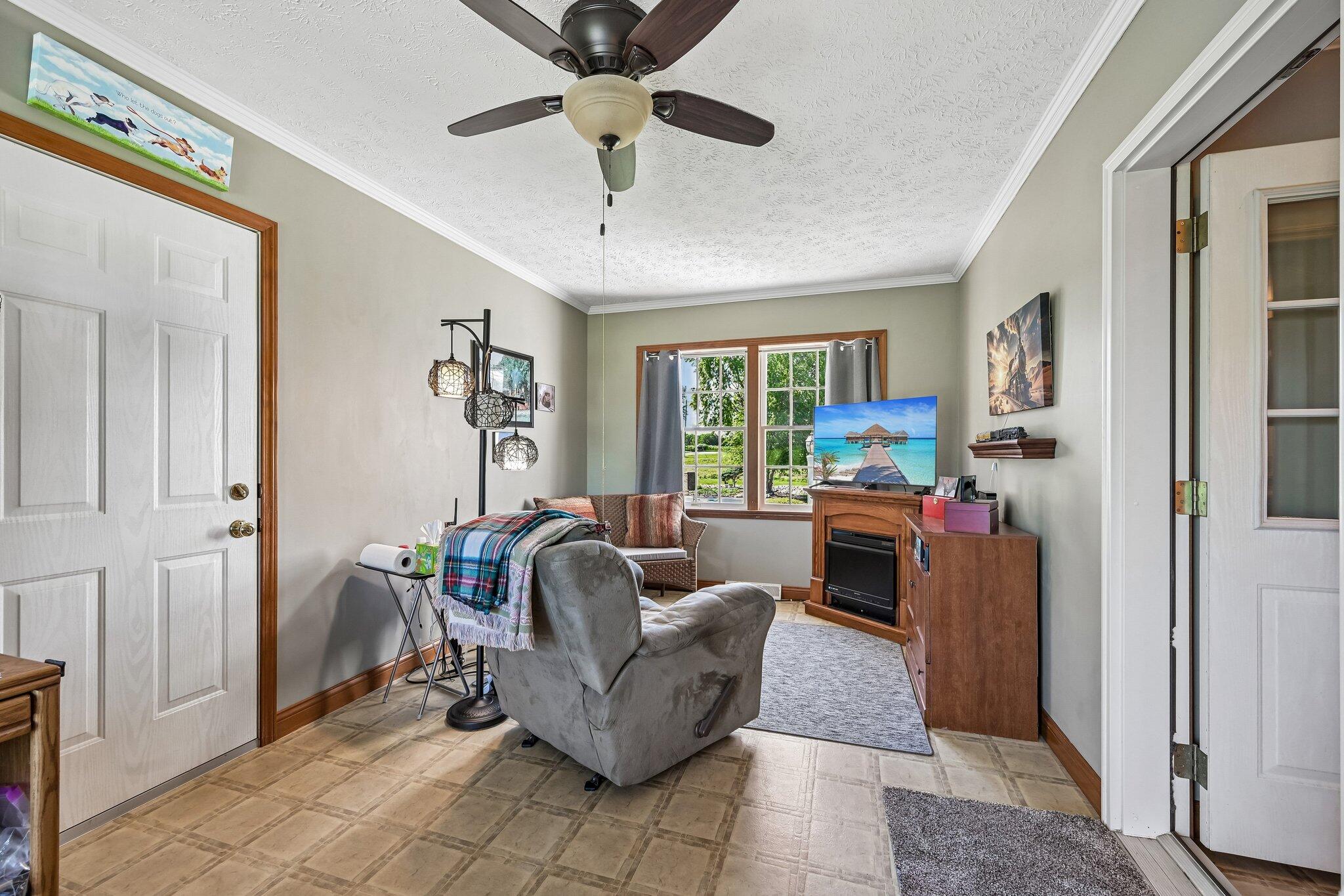3016 Private Road-625 N