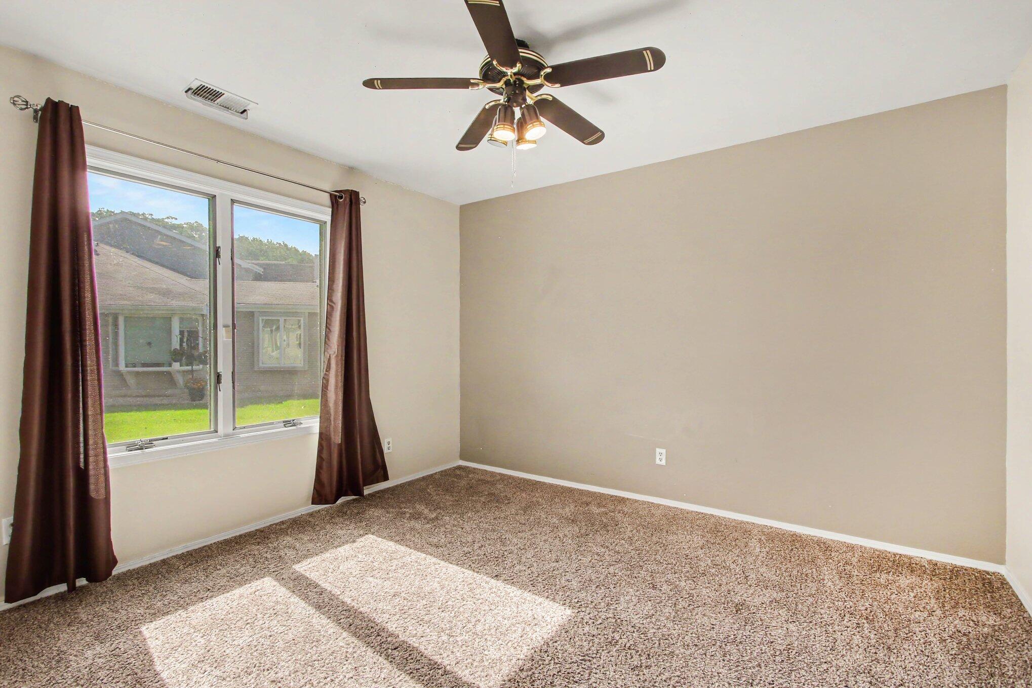 438 Deerpath Drive W