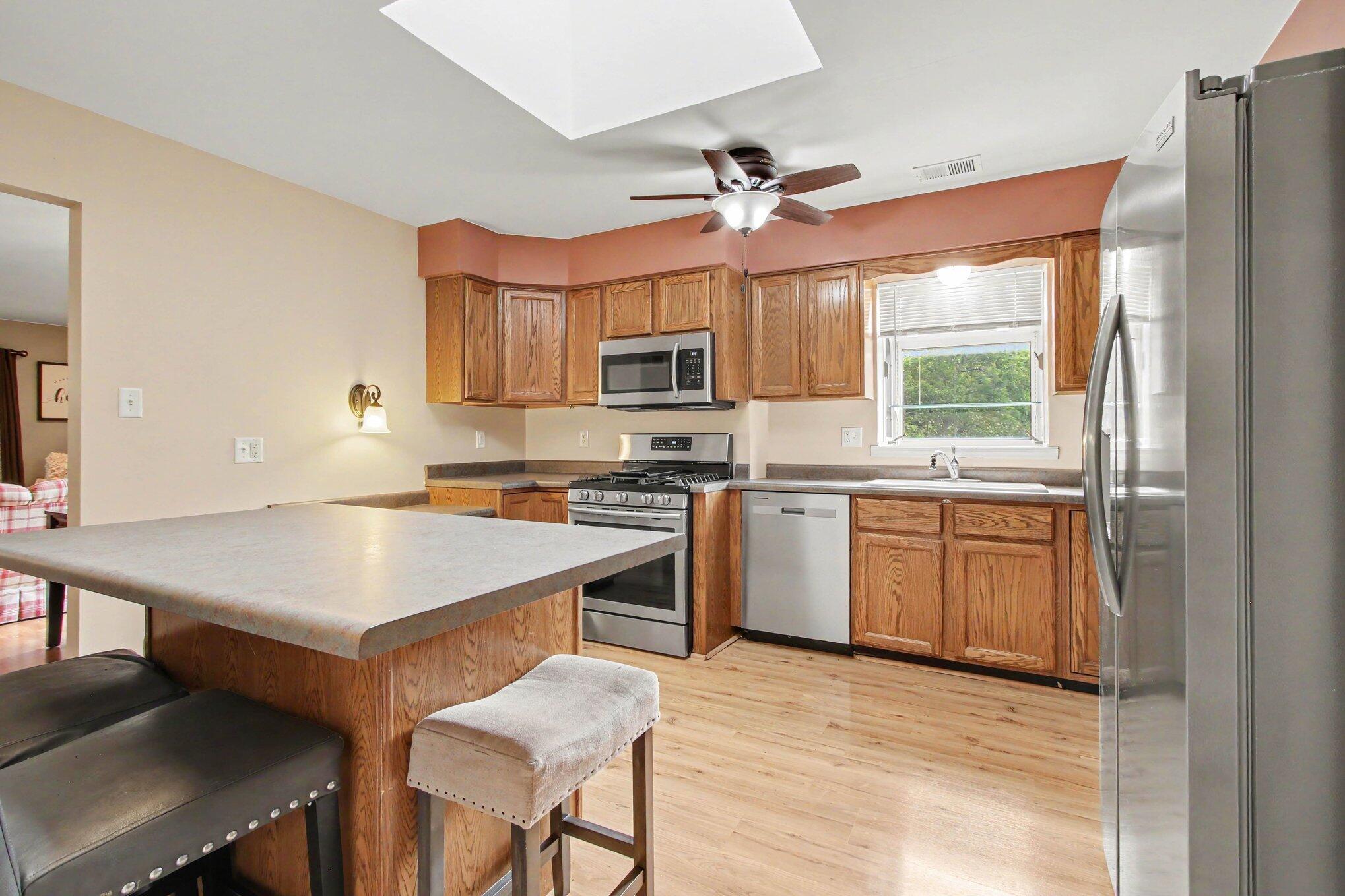 438 Deerpath Drive W