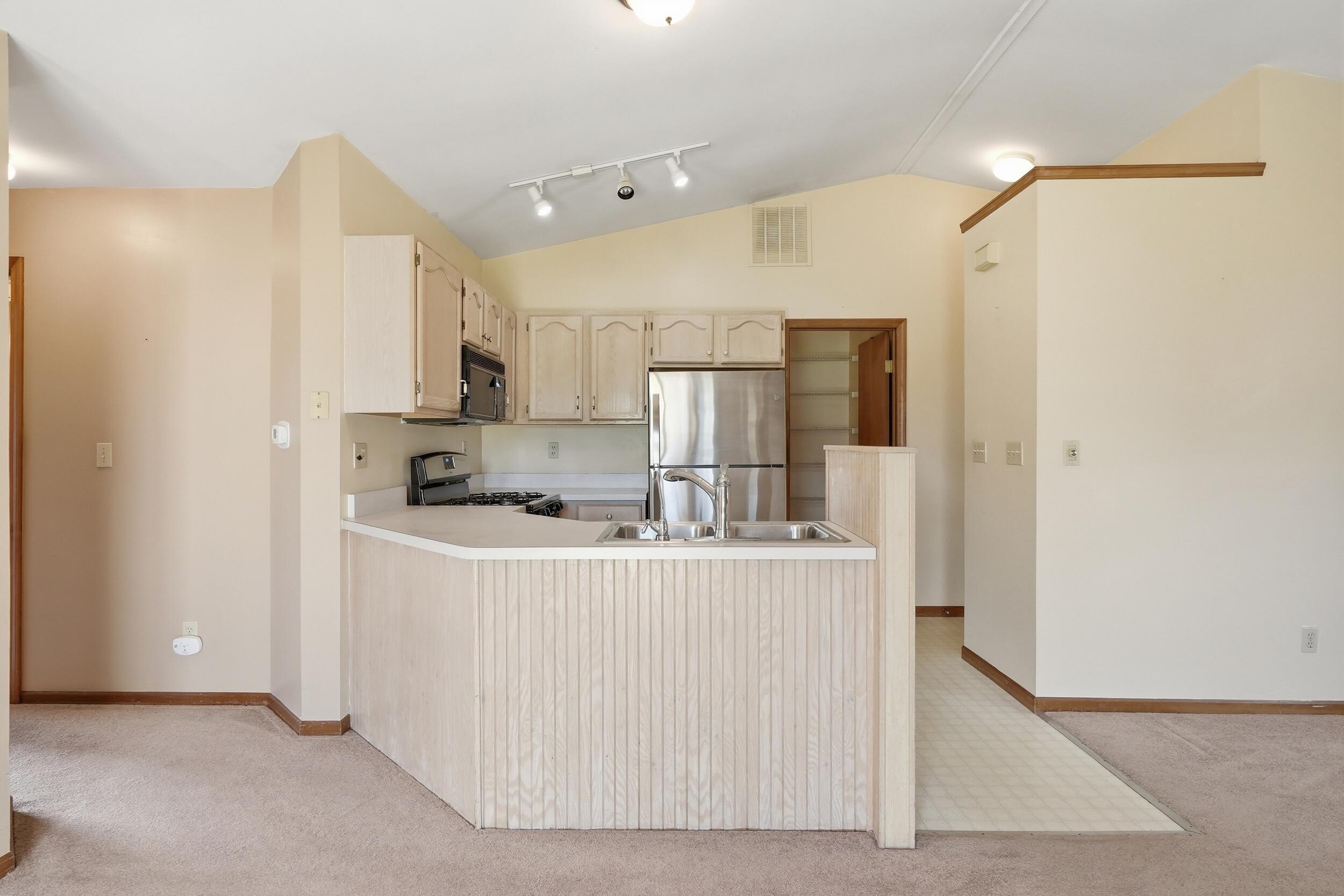 1905 Creekside Court